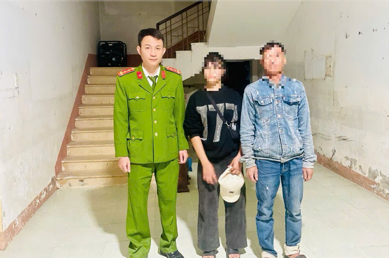 Thiếu nữ 17 tuổi đạp xe trên cao tốc vì tin bạn trai trên mạng- Ảnh 1.