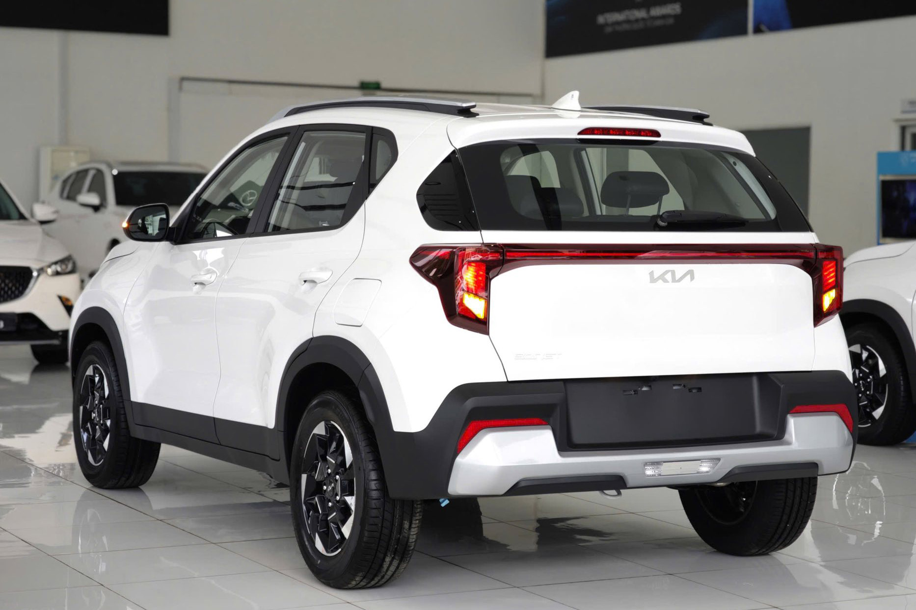 Dưới 500 triệu đồng mua SUV đô thị chọn Geely Coolray, Kia Sonet hay Hyundai Venue, bảng này sẽ giúp bạn dễ tìm được mẫu phù hợp- Ảnh 8. Dưới 500 triệu đồng mua SUV đô thị chọn Geely Coolray, Kia Sonet hay Hyundai Venue, bảng này sẽ giúp bạn dễ tìm được mẫu phù hợp- Ảnh 8.