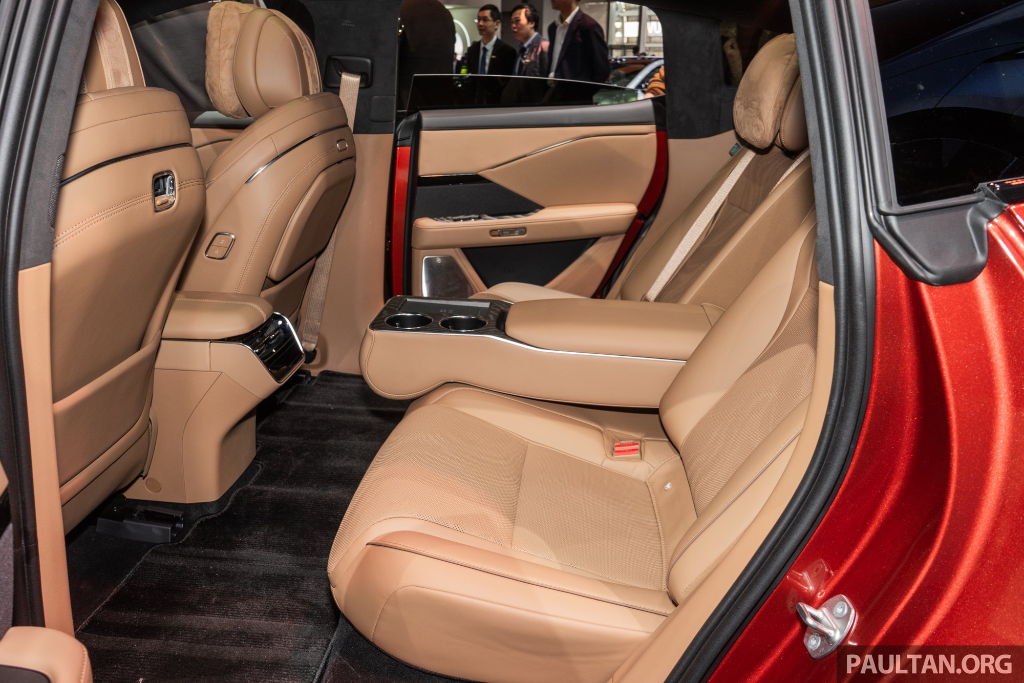 Toyota có sedan thuần điện cỡ lớn: Đầu giống Camry, đấu BMW i7 bằng động cơ 277 mã lực, chạy Hà Nội - Huế không cần sạc- Ảnh 10.