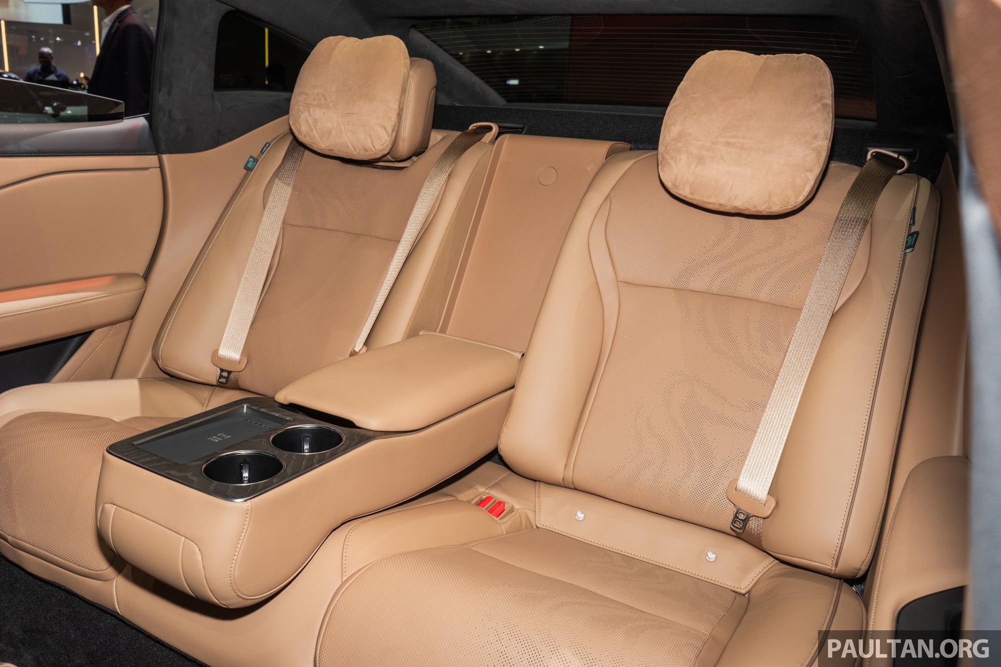 Toyota có sedan thuần điện cỡ lớn: Đầu giống Camry, đấu BMW i7 bằng động cơ 277 mã lực, chạy Hà Nội - Huế không cần sạc- Ảnh 11.