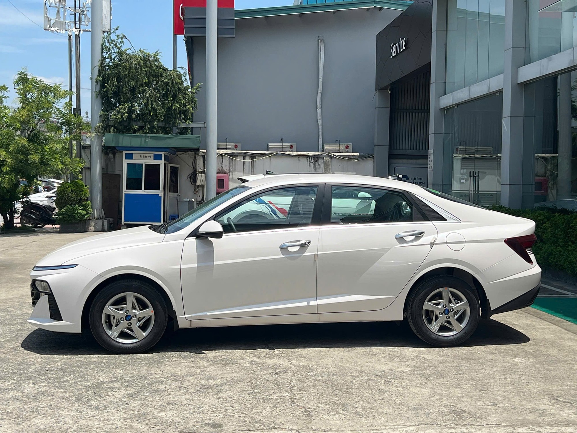 Chọn xe đô thị: Xe điện cỡ nhỏ hay sedan truyền thống- Ảnh 5.