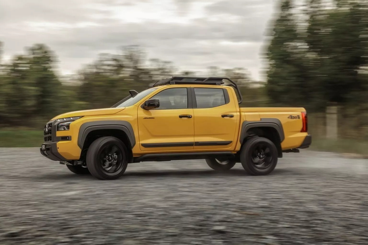 Mitsubishi Triton có bản mới cho dân mê off-road: Lắp sẵn giá nóc lớn, ống thở, lội nước sâu thoải mái tới nửa thân người- Ảnh 10.