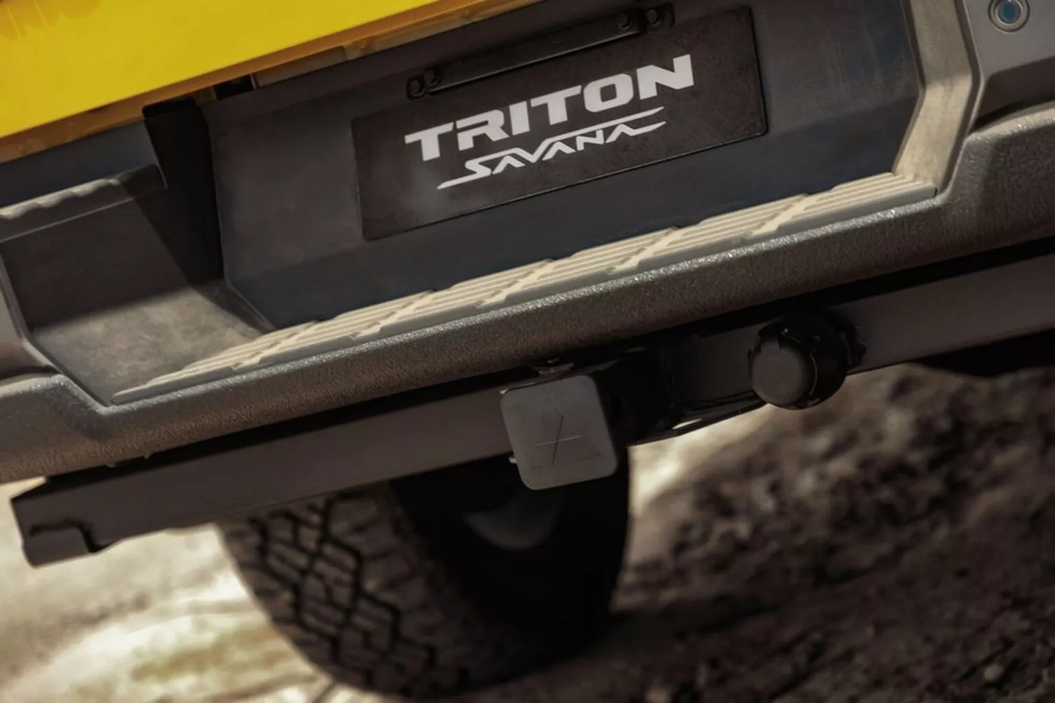 Mitsubishi Triton có bản mới cho dân mê off-road: Lắp sẵn giá nóc lớn, ống thở, lội nước sâu thoải mái tới nửa thân người- Ảnh 16.