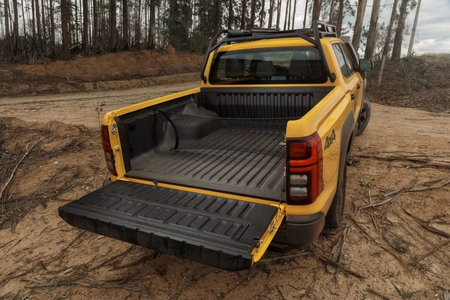 Mitsubishi Triton có bản mới cho dân mê off-road: Lắp sẵn giá nóc lớn, ống thở, lội nước sâu thoải mái tới nửa thân người- Ảnh 12.