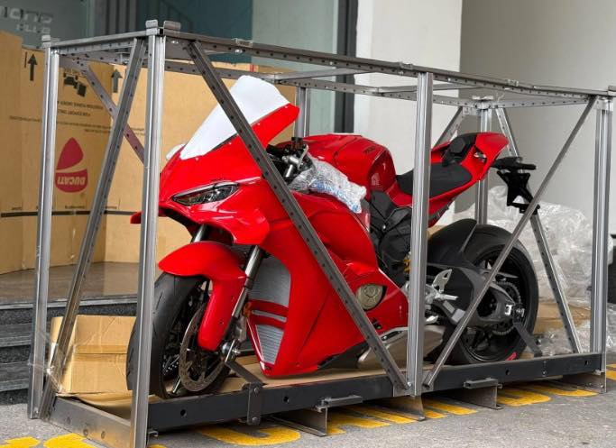Ducati Panigale V4 - Siêu mô tô Hoàng Kim Khánh và Minh Nhựa sở hữu có bản mới về Việt Nam: Cải tiến khí động học, công nghệ, thiết kế chuẩn MotoGP- Ảnh 4. Ducati Panigale V4 - Siêu mô tô Hoàng Kim Khánh và Minh Nhựa sở hữu có bản mới về Việt Nam: Cải tiến khí động học, công nghệ, thiết kế chuẩn MotoGP- Ảnh 4.