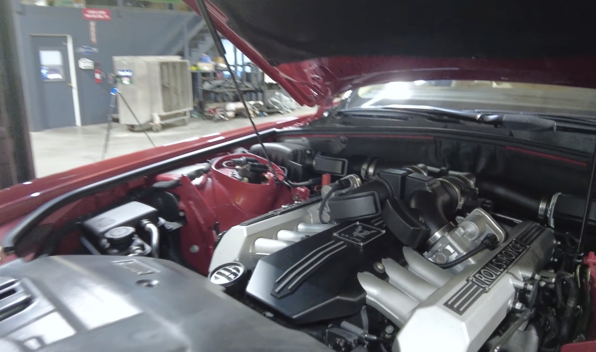 Chi phí ‘vô hình’ cực đắt đỏ khi sửa xe siêu sang: Tốn 53 triệu đồng tiền công thay một gioăng trị giá chỉ 80 nghìn đồng- Ảnh 6.