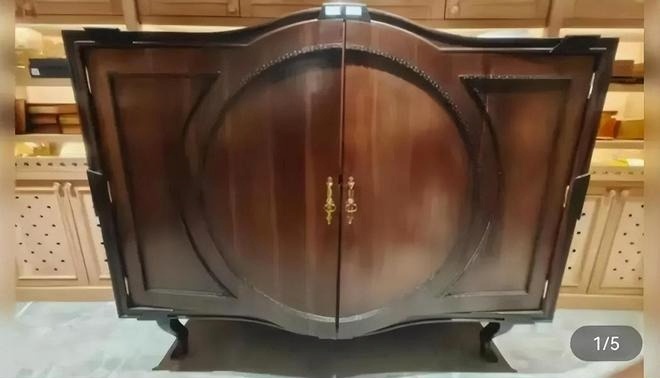 Vụ chồng đại gia của mỹ nhân phim giờ vàng bị bắt: Tịch thu đấu giá 151 thỏi vàng, 9 xe sang, BTS túi hiệu- Ảnh 3.