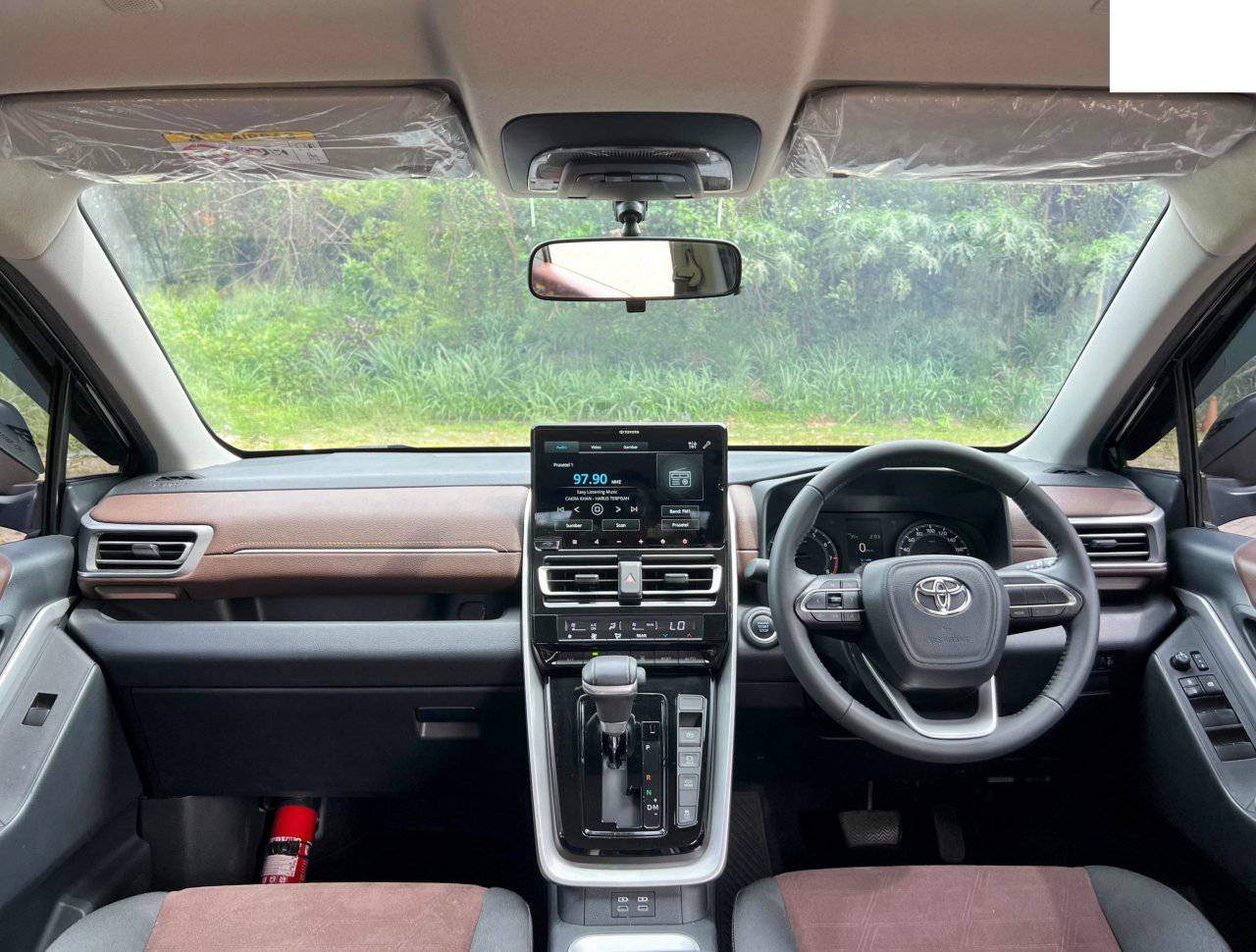 Loạt xe ra mắt tháng 12/2025: Có 3 mẫu 7 chỗ lắp được nhiều ghế trẻ em mà người Việt đang cần, thêm xe sang cạnh tranh E-Class và 5 Series- Ảnh 6.