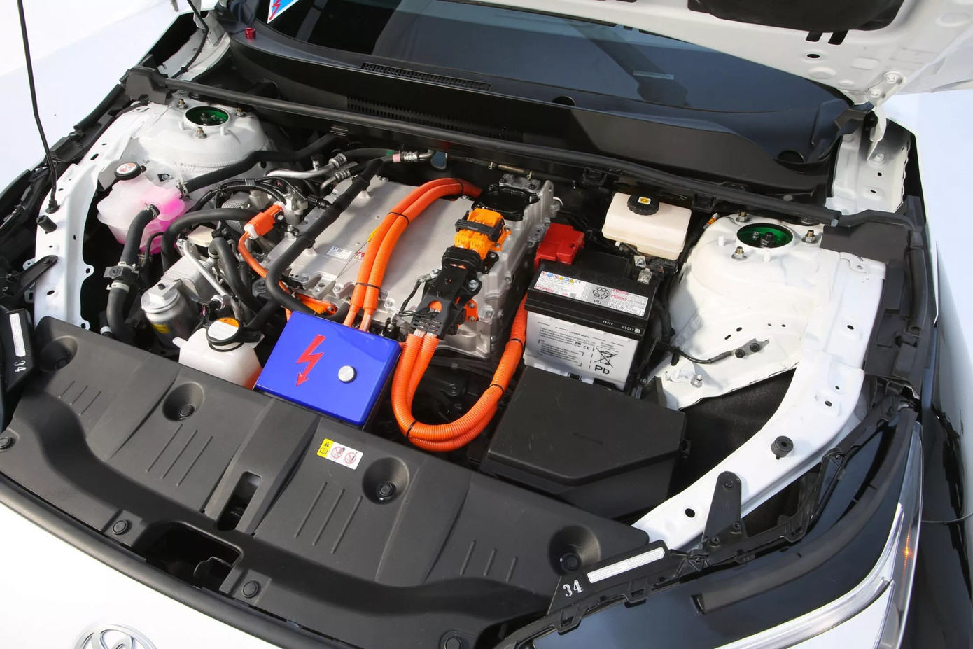 Toyota hé lộ biến thể xe điện hiệu suất cao- Ảnh 2.