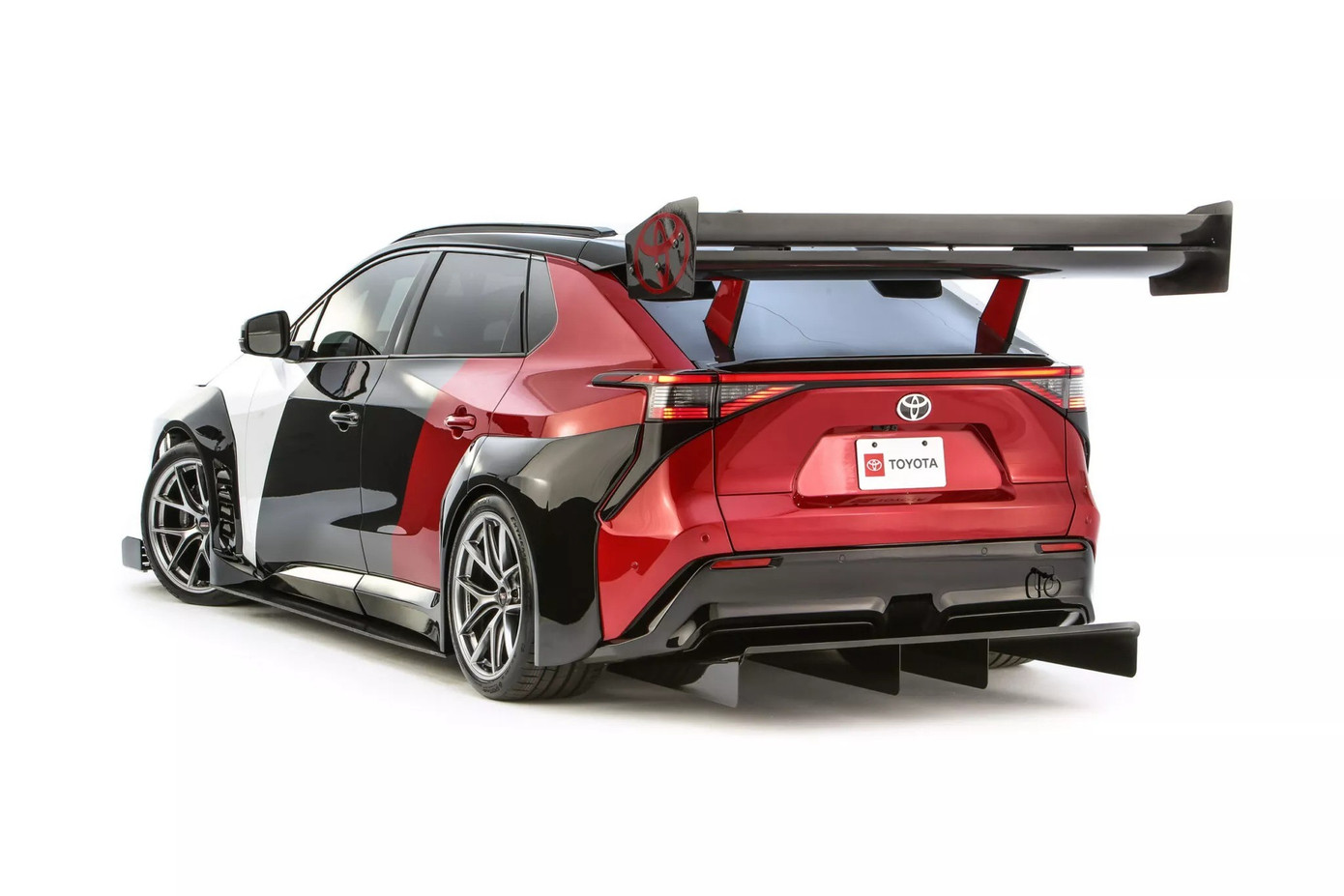 Toyota hé lộ biến thể xe điện hiệu suất cao- Ảnh 3.