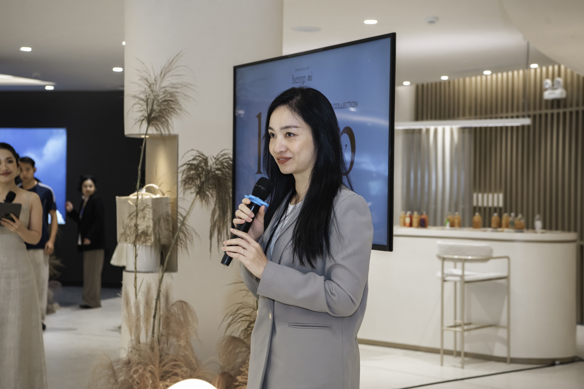 Hậu sàn diễn với Hemp Oi, Land Rover hé lộ kế hoạch ra mắt mẫu xe mới đầu năm 2026, có thể là mẫu PHEV mới- Ảnh 11. Hậu sàn diễn với Hemp Oi, Land Rover hé lộ kế hoạch ra mắt mẫu xe mới đầu năm 2026, có thể là mẫu PHEV mới- Ảnh 11.