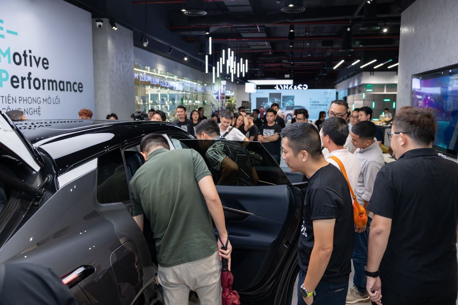 Sếp Lynk & Co: 'Chúng tôi cạnh tranh bằng giá trị riêng, kế hoạch lắp ráp ở Việt Nam đã được khởi động'- Ảnh 6.