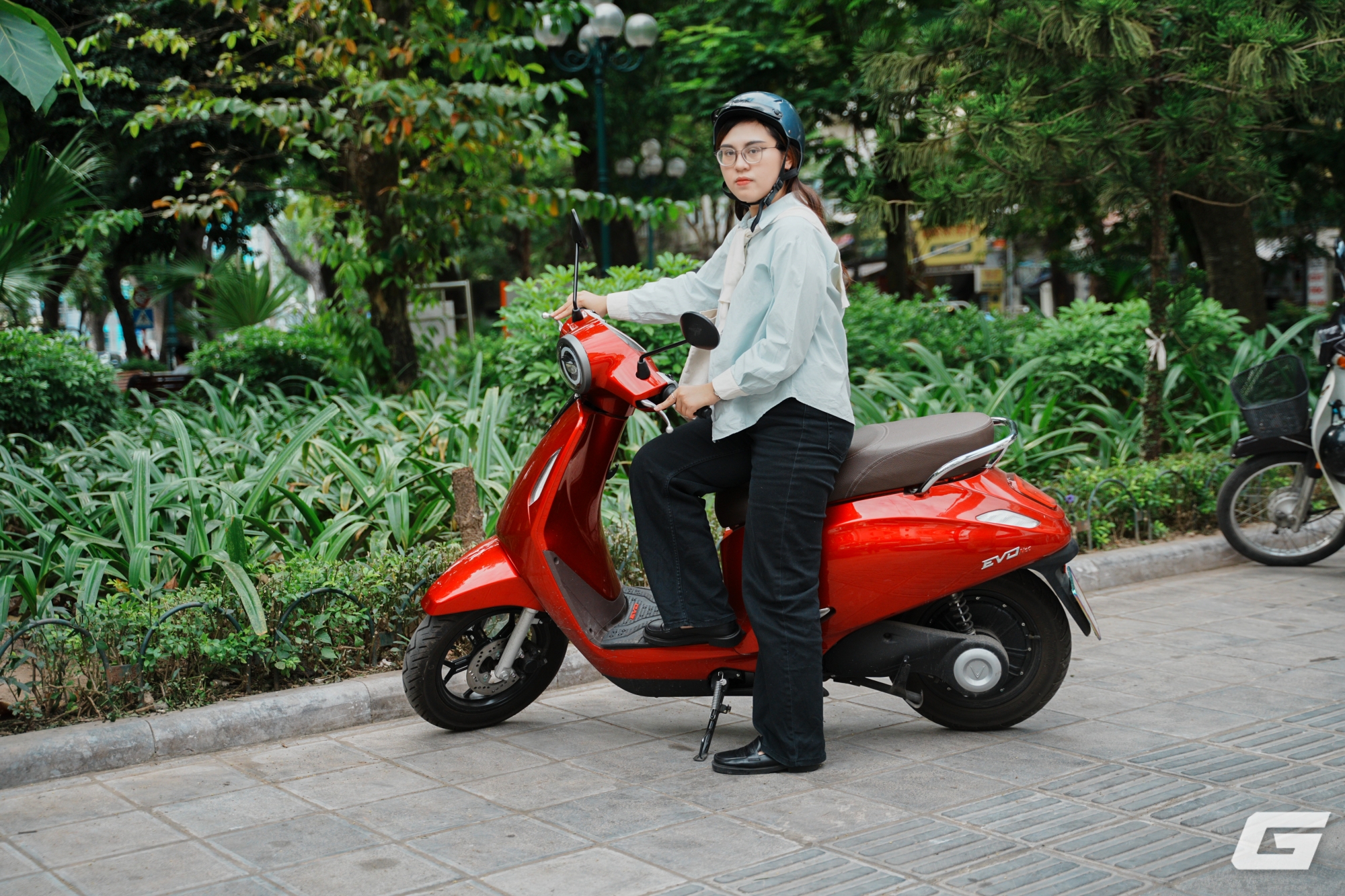 Người dùng phổ thông bắt đầu chuyển sang xe máy điện: Giải pháp tiết kiệm hay khởi đầu cho thay đổi lâu dài?- Ảnh 1.