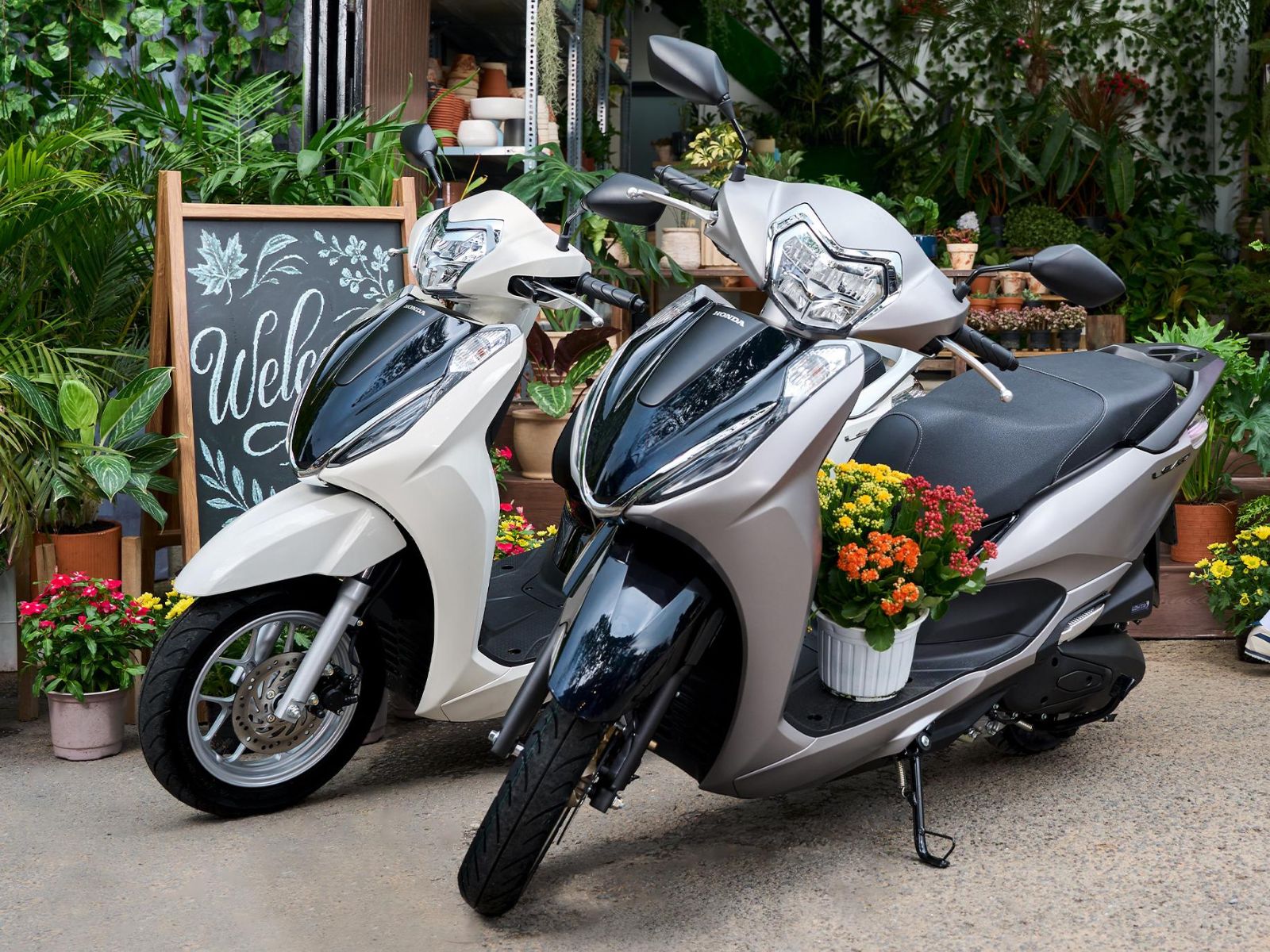 Honda Lead nâng cấp ra mắt Việt Nam: Giá từ hơn 40 triệu đồng, phối màu mới, cốp 37 lít, phanh ABS- Ảnh 5. Honda Lead nâng cấp ra mắt Việt Nam: Giá từ hơn 40 triệu đồng, phối màu mới, cốp 37 lít, phanh ABS- Ảnh 5.