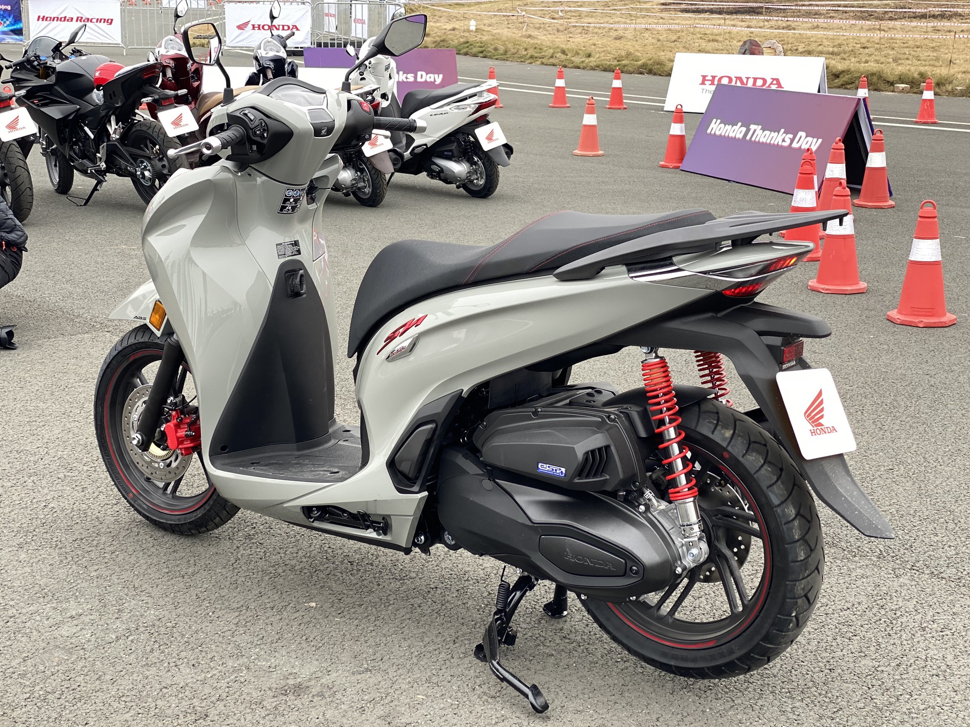 Honda ra mắt SH, Air Blade 2026, đại lý 