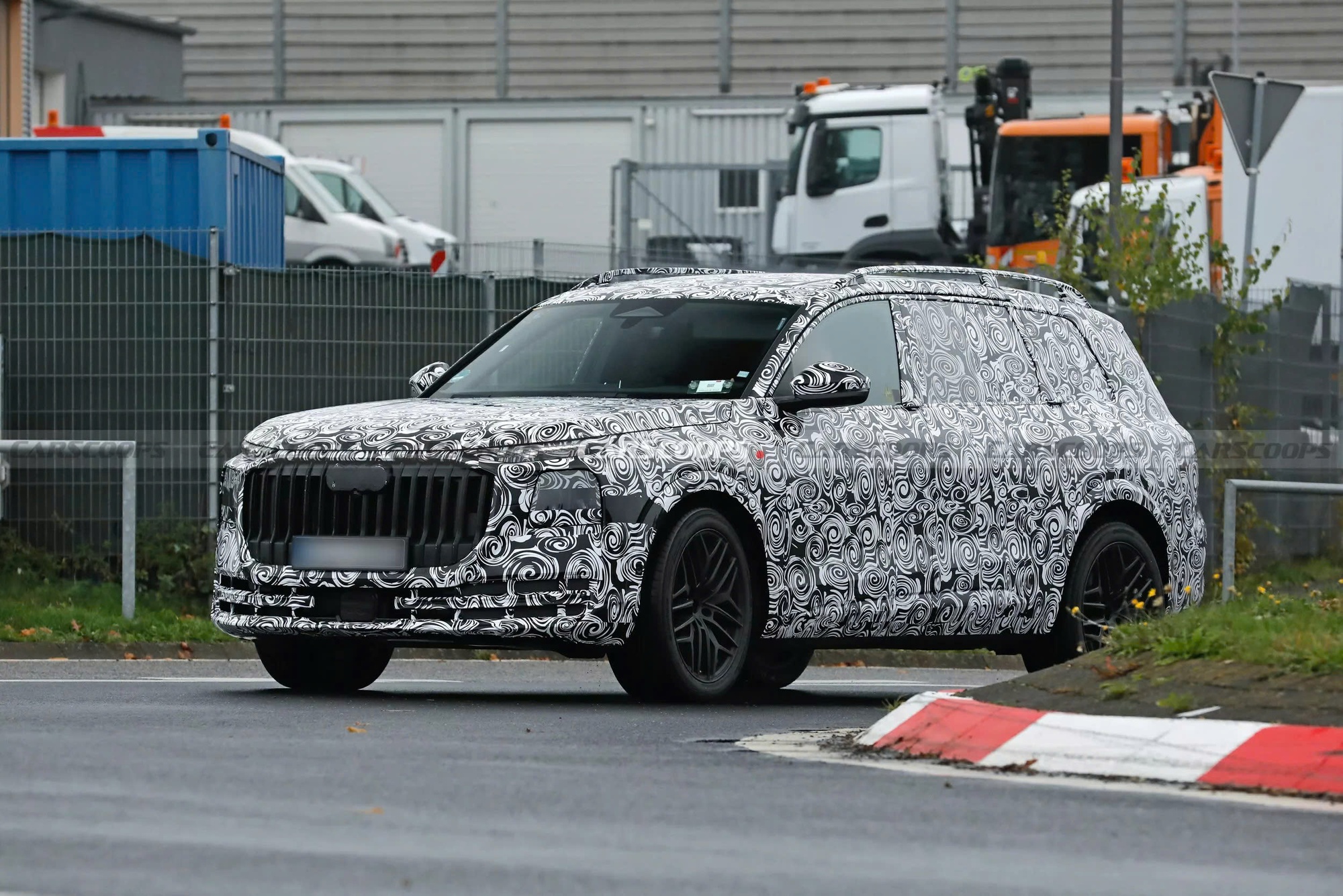 Audi sắp có SUV siêu sang đấu Maybach GLS: Hàng ghế sau dễ dạng thương gia, có hệ thống giải trí riêng, ra mắt năm sau- Ảnh 2.