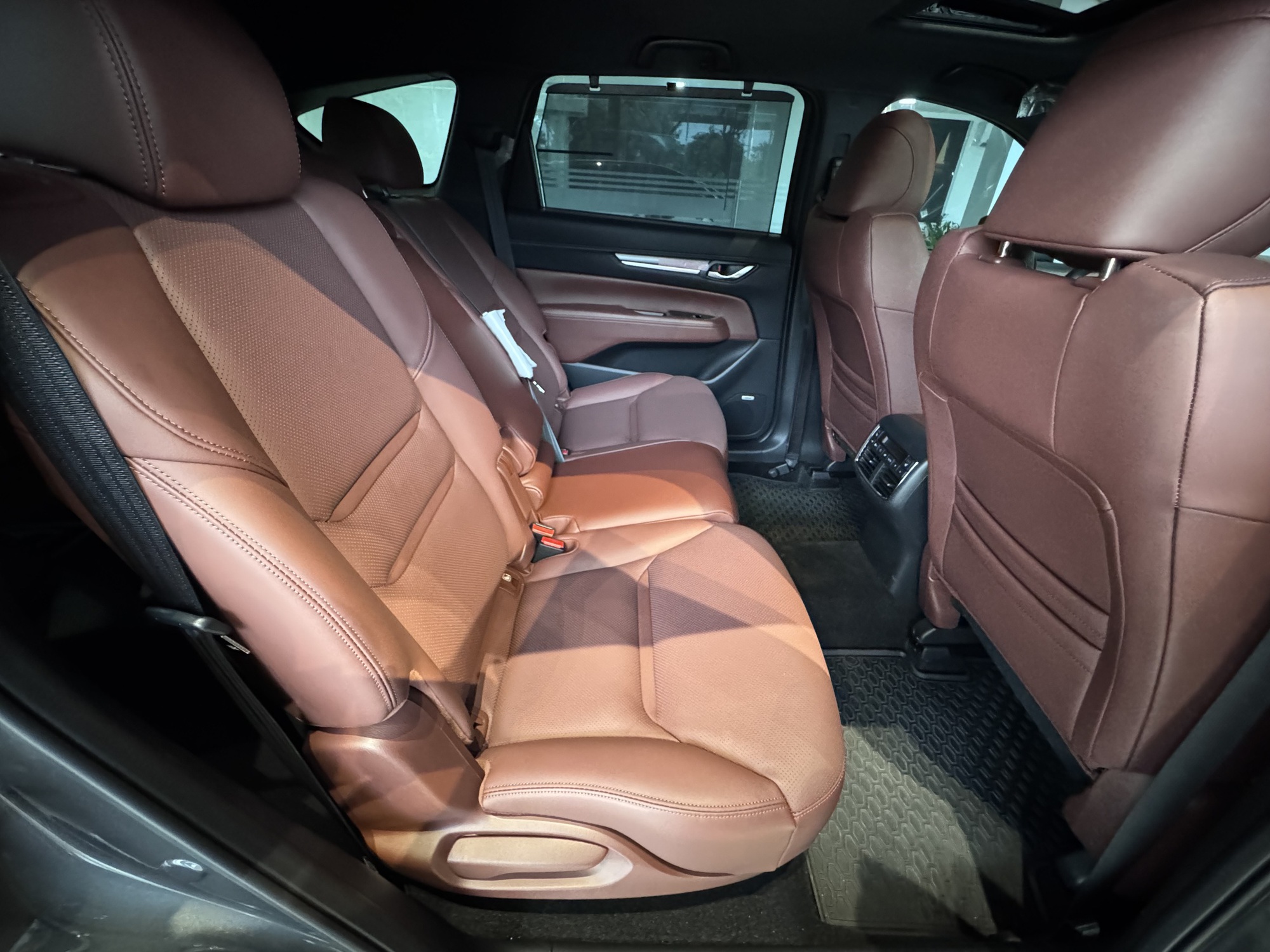 Ô tô bắt buộc có ghế an toàn cho trẻ em- Ảnh 1.