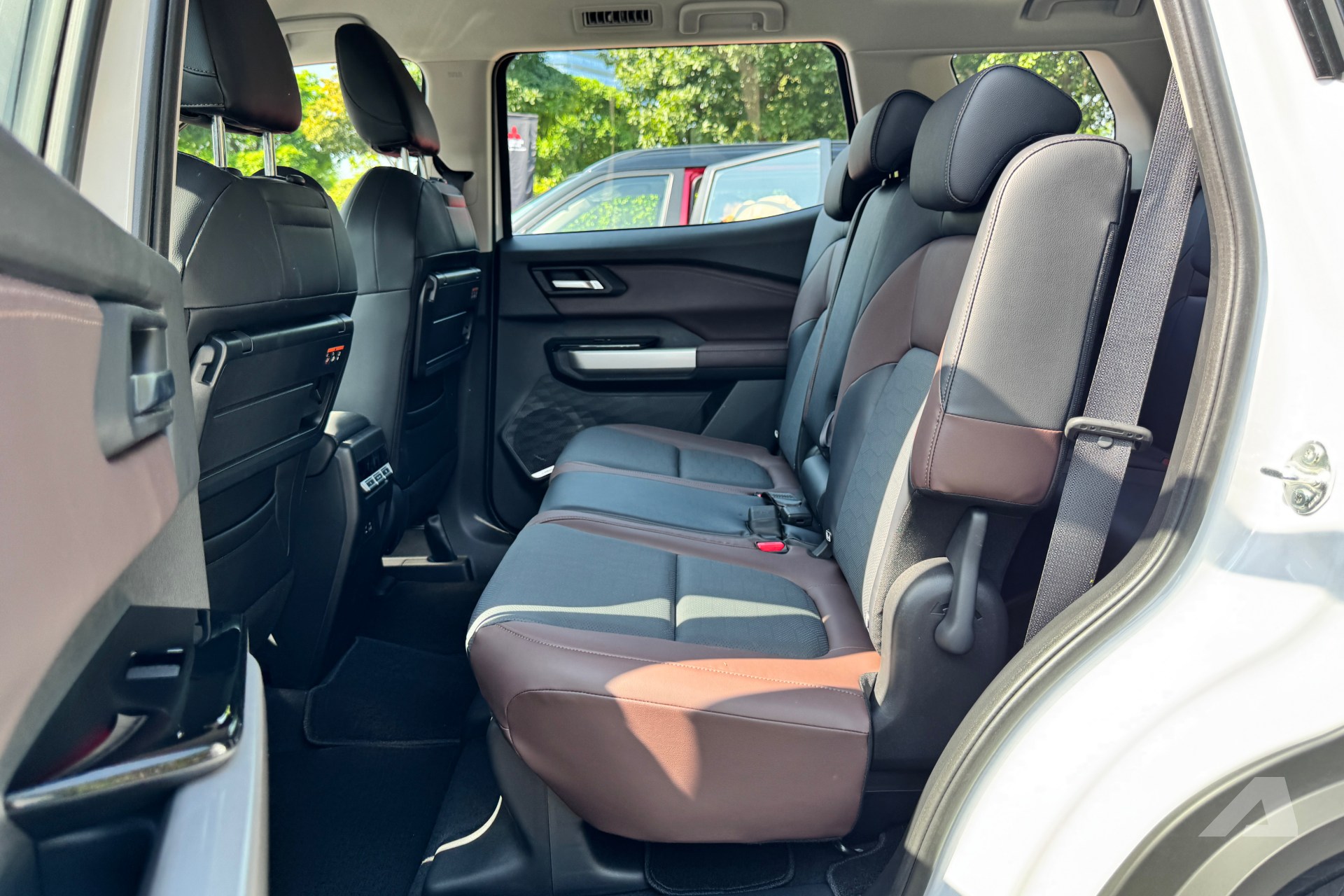 Mitsubishi Destinator ra mắt Việt Nam: Giá sau giảm từ 739 triệu đồng, 2 bản đều có ADAS, dễ thế chỗ Outlander cạnh tranh CX-5, Tucson- Ảnh 15. Mitsubishi Destinator ra mắt Việt Nam: Giá sau giảm từ 739 triệu đồng, 2 bản đều có ADAS, dễ thế chỗ Outlander cạnh tranh CX-5, Tucson- Ảnh 15.