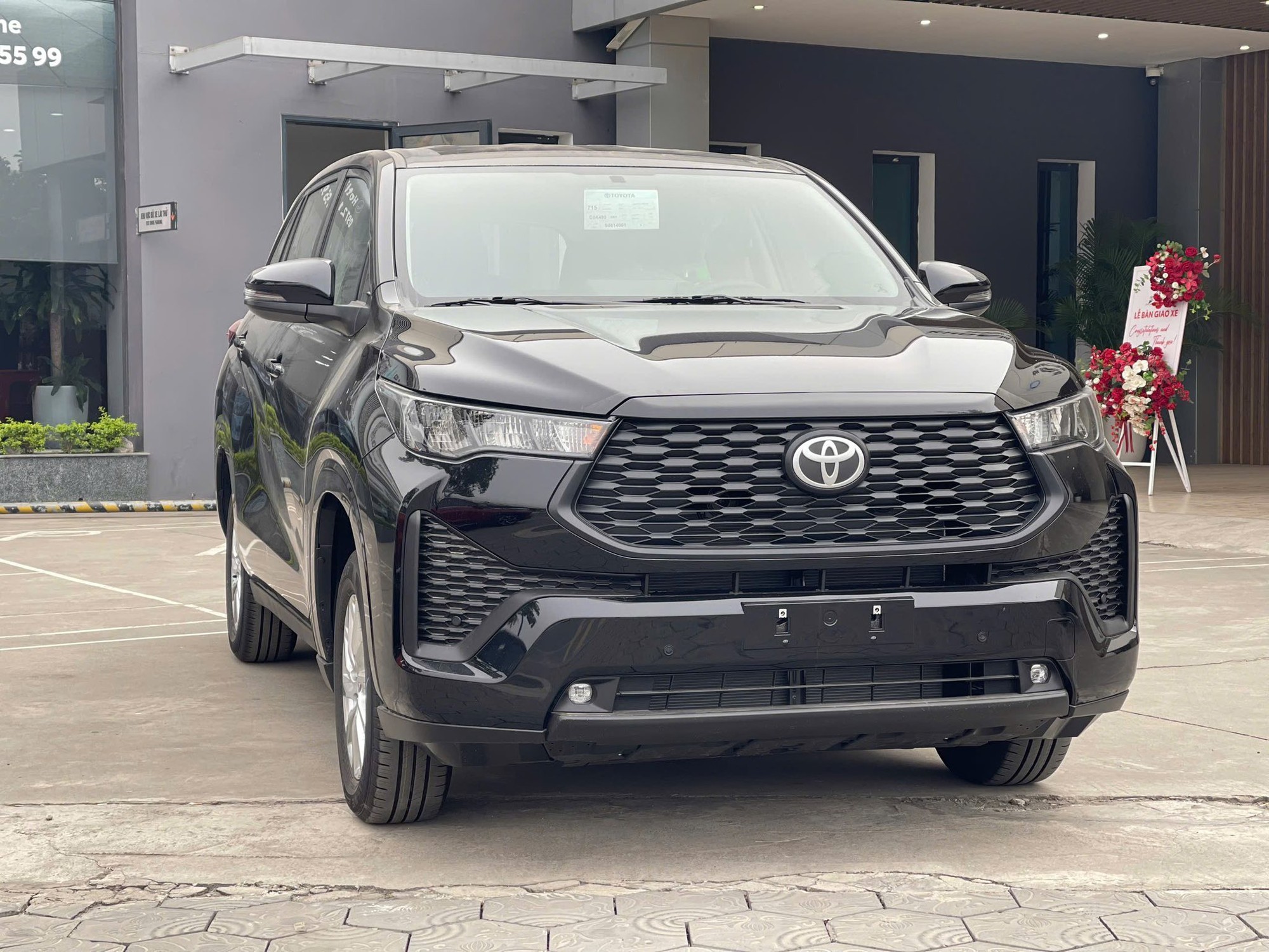 Toyota Innova Cross ‘giá rẻ’ 730 triệu đồng ra mắt Việt Nam: Động cơ như bản cao hơn nhưng bớt tiện nghi, lấn sân đấu Xpander Cross- Ảnh 2.