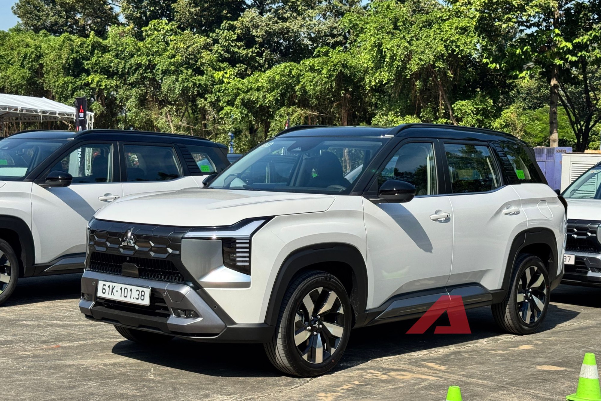 Chi tiết Mitsubishi Destinator Ultimate vừa ra mắt Việt Nam: Giá từ 808 triệu đồng, đầy đủ ADAS, loa Yamaha, cốp điện, camera 360 độ- Ảnh 1. Chi tiết Mitsubishi Destinator Ultimate vừa ra mắt Việt Nam: Giá từ 808 triệu đồng, đầy đủ ADAS, loa Yamaha, cốp điện, camera 360 độ- Ảnh 1.