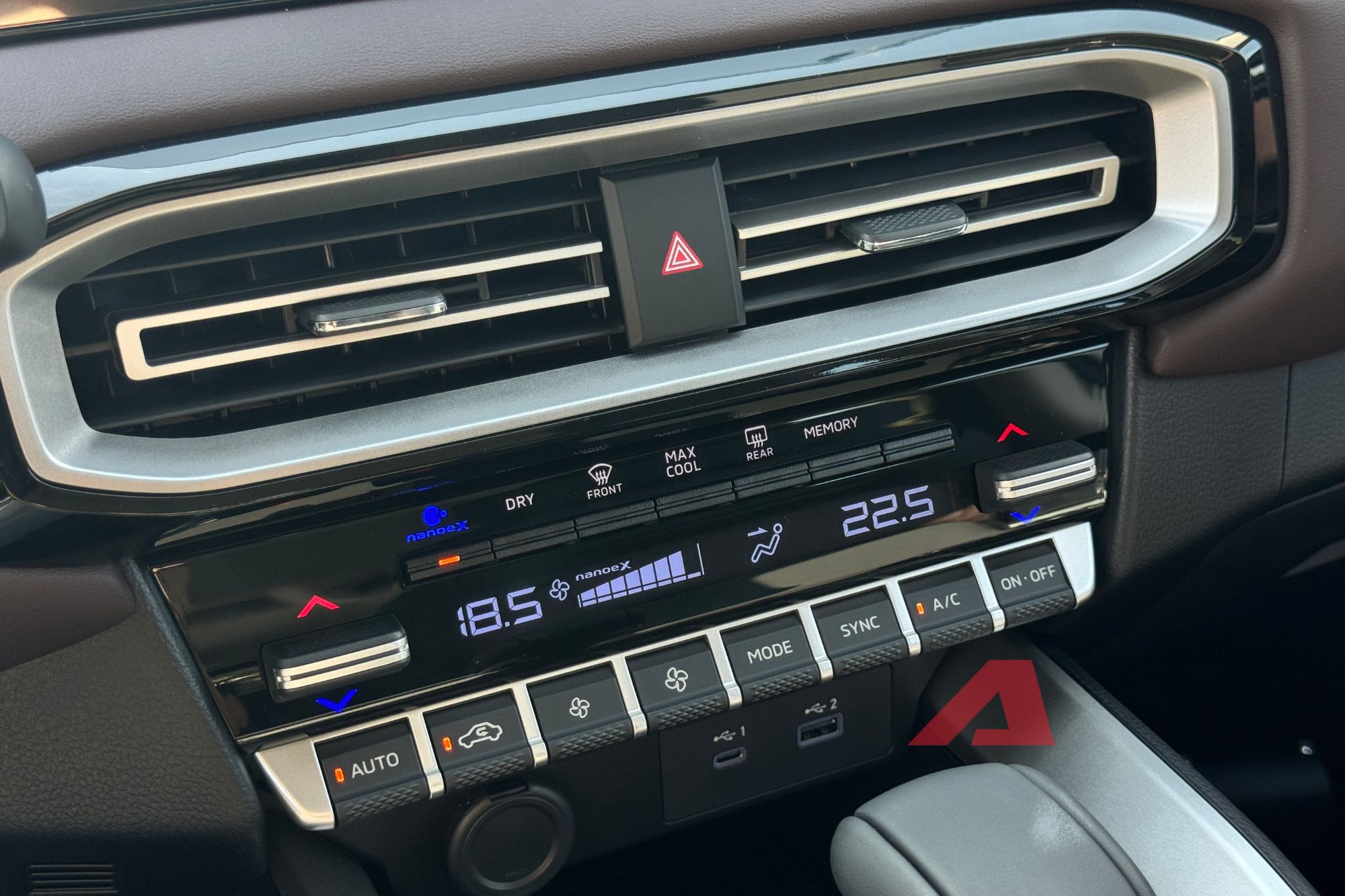 Chi tiết Mitsubishi Destinator Ultimate vừa ra mắt Việt Nam: Giá từ 808 triệu đồng, đầy đủ ADAS, loa Yamaha, cốp điện, camera 360 độ- Ảnh 12. Chi tiết Mitsubishi Destinator Ultimate vừa ra mắt Việt Nam: Giá từ 808 triệu đồng, đầy đủ ADAS, loa Yamaha, cốp điện, camera 360 độ- Ảnh 12.