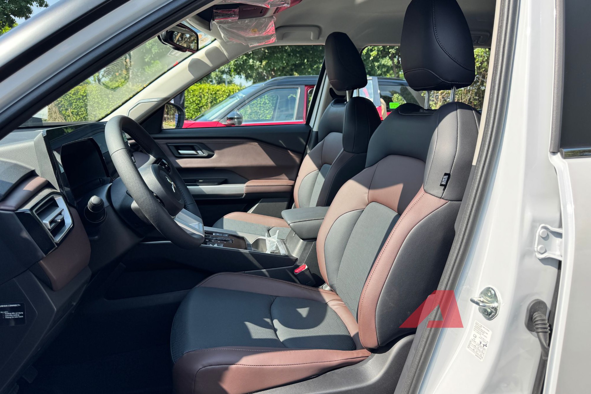 Chi tiết Mitsubishi Destinator Ultimate vừa ra mắt Việt Nam: Giá từ 808 triệu đồng, đầy đủ ADAS, loa Yamaha, cốp điện, camera 360 độ- Ảnh 14. Chi tiết Mitsubishi Destinator Ultimate vừa ra mắt Việt Nam: Giá từ 808 triệu đồng, đầy đủ ADAS, loa Yamaha, cốp điện, camera 360 độ- Ảnh 14.