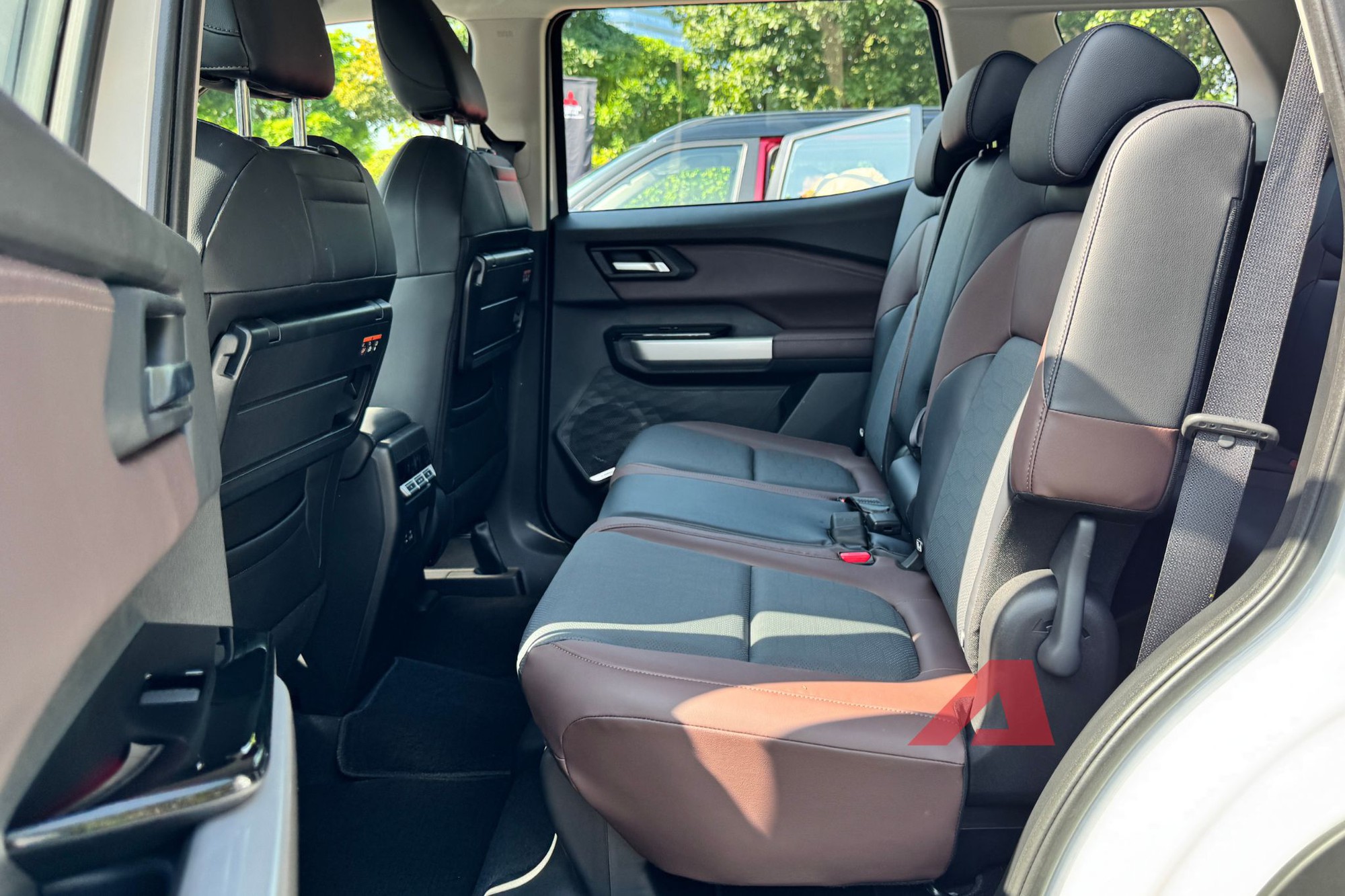 Chi tiết Mitsubishi Destinator Ultimate vừa ra mắt Việt Nam: Giá từ 808 triệu đồng, đầy đủ ADAS, loa Yamaha, cốp điện, camera 360 độ- Ảnh 15. Chi tiết Mitsubishi Destinator Ultimate vừa ra mắt Việt Nam: Giá từ 808 triệu đồng, đầy đủ ADAS, loa Yamaha, cốp điện, camera 360 độ- Ảnh 15.