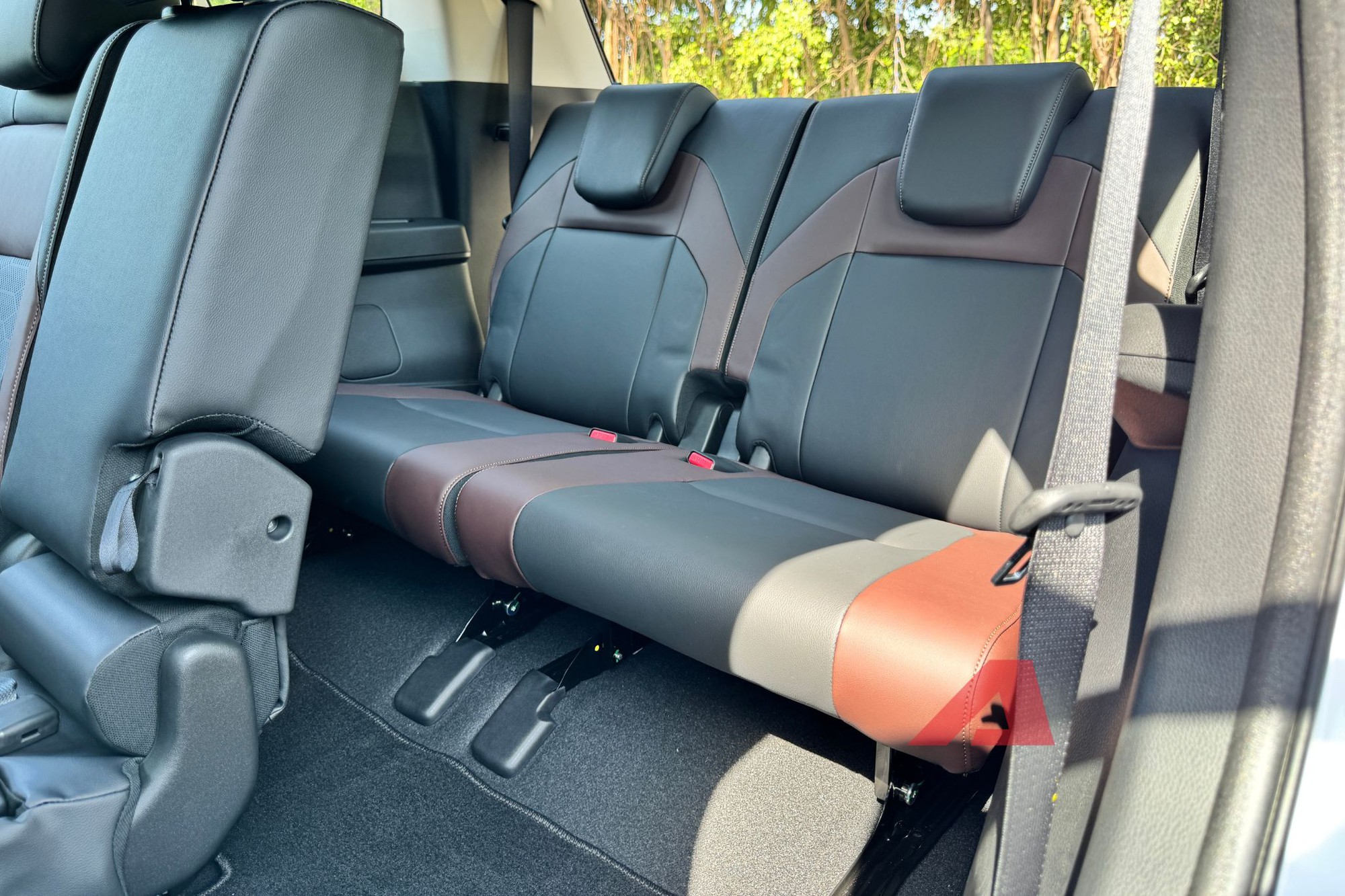 Chi tiết Mitsubishi Destinator Ultimate vừa ra mắt Việt Nam: Giá từ 808 triệu đồng, đầy đủ ADAS, loa Yamaha, cốp điện, camera 360 độ- Ảnh 16. Chi tiết Mitsubishi Destinator Ultimate vừa ra mắt Việt Nam: Giá từ 808 triệu đồng, đầy đủ ADAS, loa Yamaha, cốp điện, camera 360 độ- Ảnh 16.