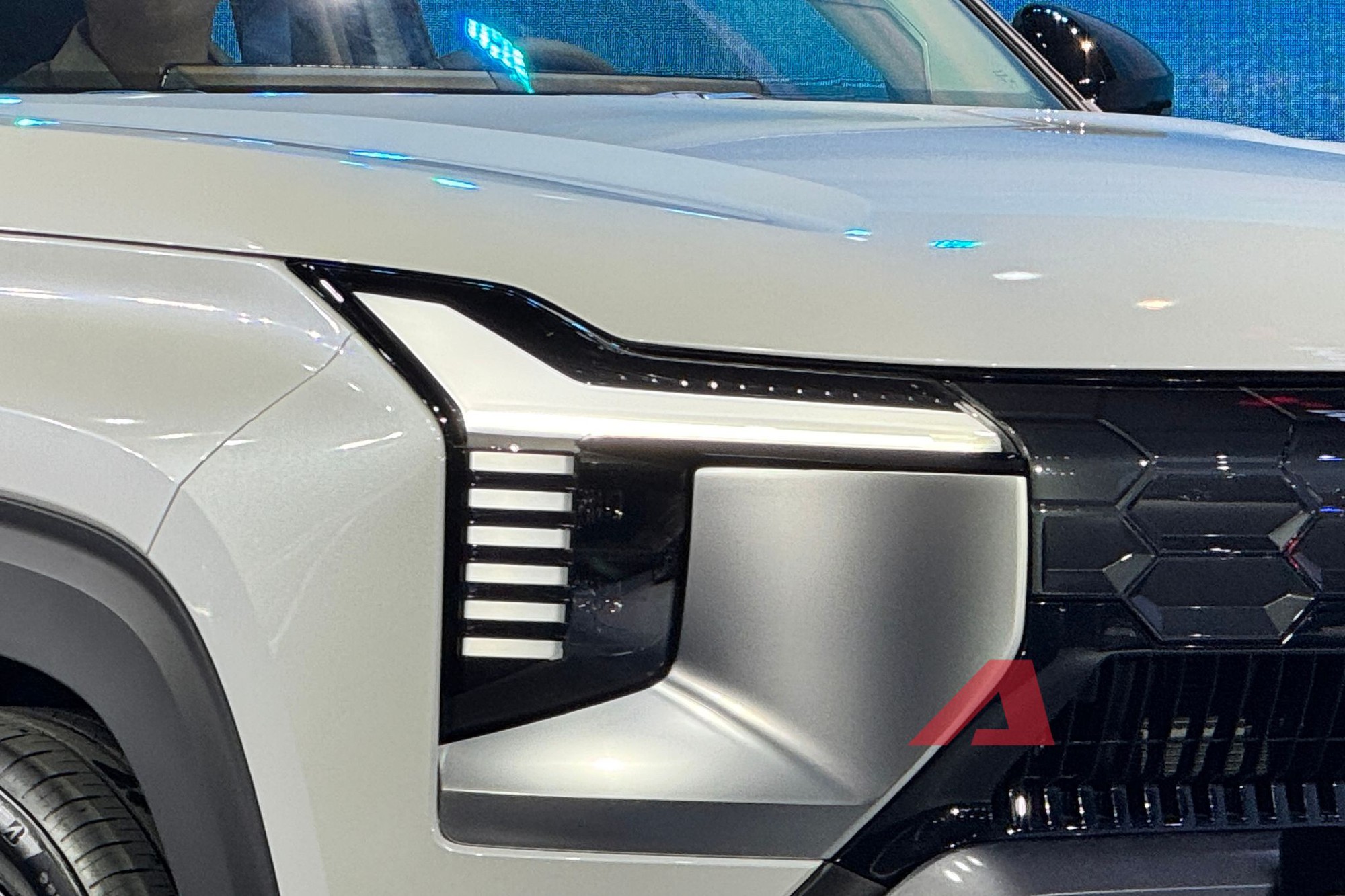 Chi tiết Mitsubishi Destinator Ultimate vừa ra mắt Việt Nam: Giá từ 808 triệu đồng, đầy đủ ADAS, loa Yamaha, cốp điện, camera 360 độ- Ảnh 3. Chi tiết Mitsubishi Destinator Ultimate vừa ra mắt Việt Nam: Giá từ 808 triệu đồng, đầy đủ ADAS, loa Yamaha, cốp điện, camera 360 độ- Ảnh 3.