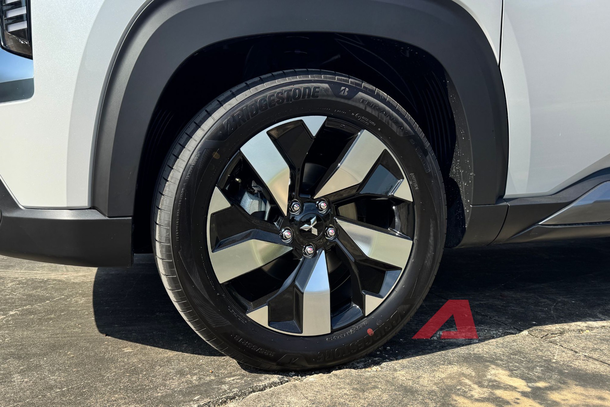 Chi tiết Mitsubishi Destinator Ultimate vừa ra mắt Việt Nam: Giá từ 808 triệu đồng, đầy đủ ADAS, loa Yamaha, cốp điện, camera 360 độ- Ảnh 4. Chi tiết Mitsubishi Destinator Ultimate vừa ra mắt Việt Nam: Giá từ 808 triệu đồng, đầy đủ ADAS, loa Yamaha, cốp điện, camera 360 độ- Ảnh 4.