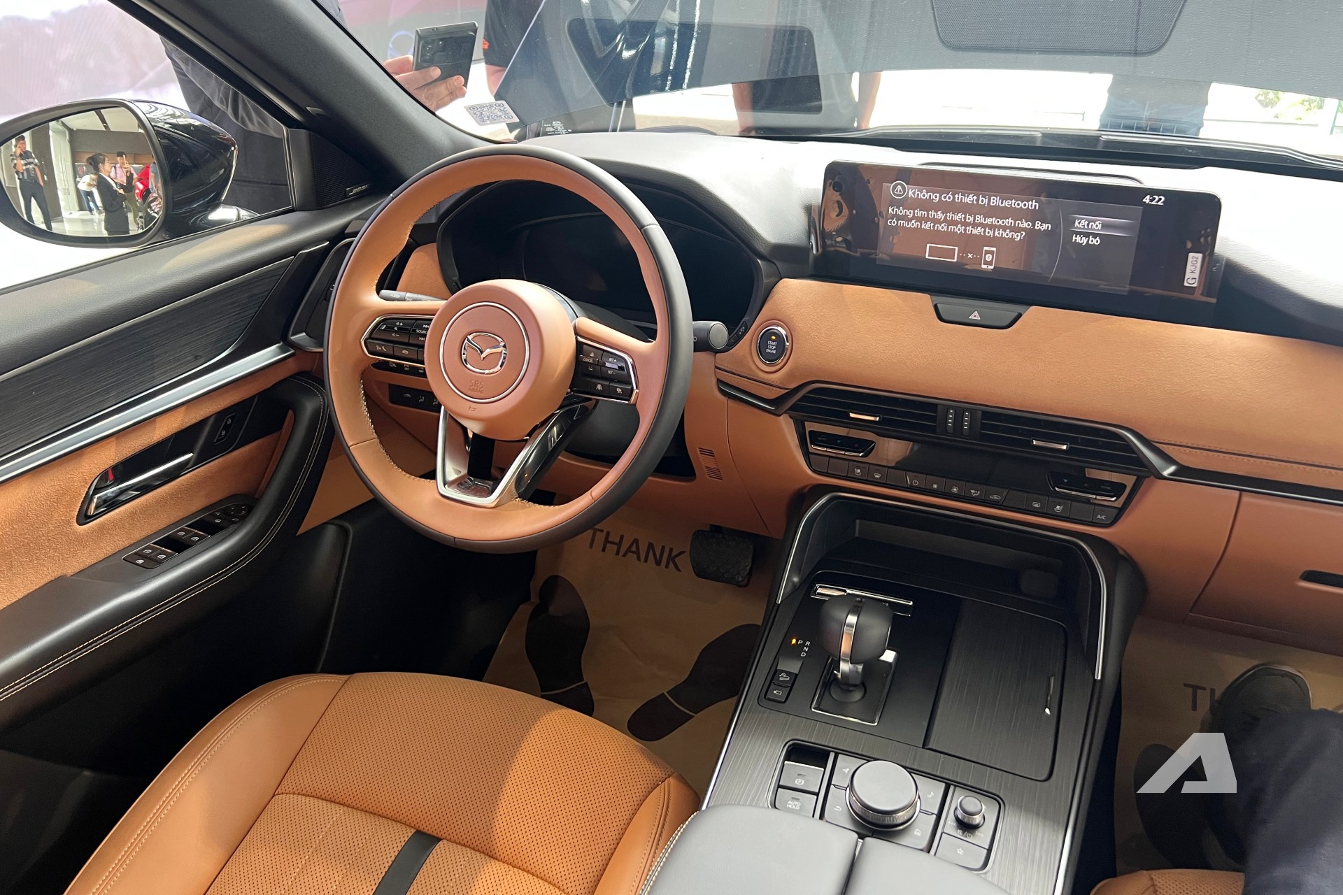 Ảnh thực tế Mazda CX-60 đầu tiên về Việt Nam: Thiết kế khác hẳn nhóm CX-5, CX-8, nội thất cao cấp ‘cận sang’, máy hybrid, bán từ năm sau- Ảnh 12. Ảnh thực tế Mazda CX-60 đầu tiên về Việt Nam: Thiết kế khác hẳn nhóm CX-5, CX-8, nội thất cao cấp ‘cận sang’, máy hybrid, bán từ năm sau- Ảnh 12.