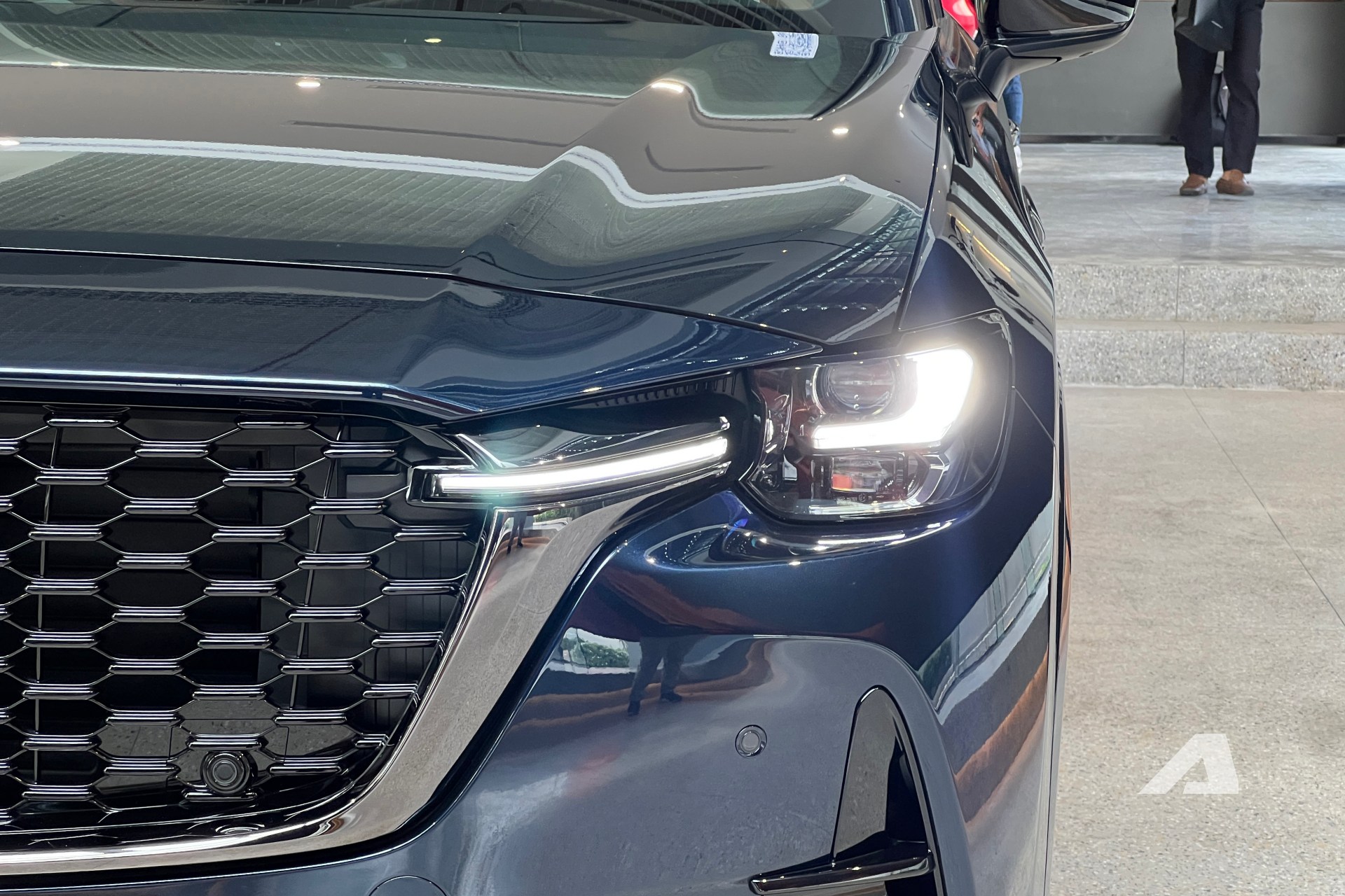 Ảnh thực tế Mazda CX-60 đầu tiên về Việt Nam: Thiết kế khác hẳn nhóm CX-5, CX-8, nội thất cao cấp ‘cận sang’, máy hybrid, bán từ năm sau- Ảnh 9. Ảnh thực tế Mazda CX-60 đầu tiên về Việt Nam: Thiết kế khác hẳn nhóm CX-5, CX-8, nội thất cao cấp ‘cận sang’, máy hybrid, bán từ năm sau- Ảnh 9.