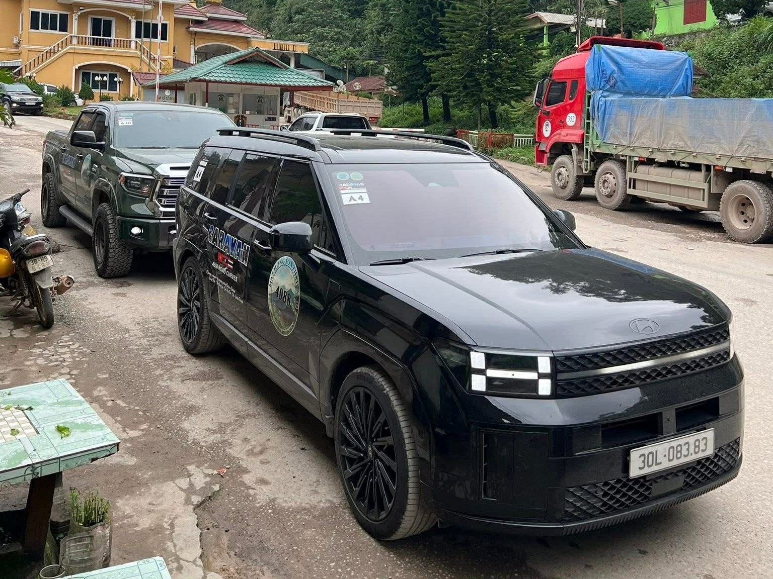 Chủ Hyundai Santa Fe đầu tiên Việt Nam chia sẻ: ‘Đã chạy 24.000km, chiếc xe hiếm hoi dùng quá 1 năm’- Ảnh 4. Chủ Hyundai Santa Fe đầu tiên Việt Nam chia sẻ: ‘Đã chạy 24.000km, chiếc xe hiếm hoi dùng quá 1 năm’- Ảnh 4.