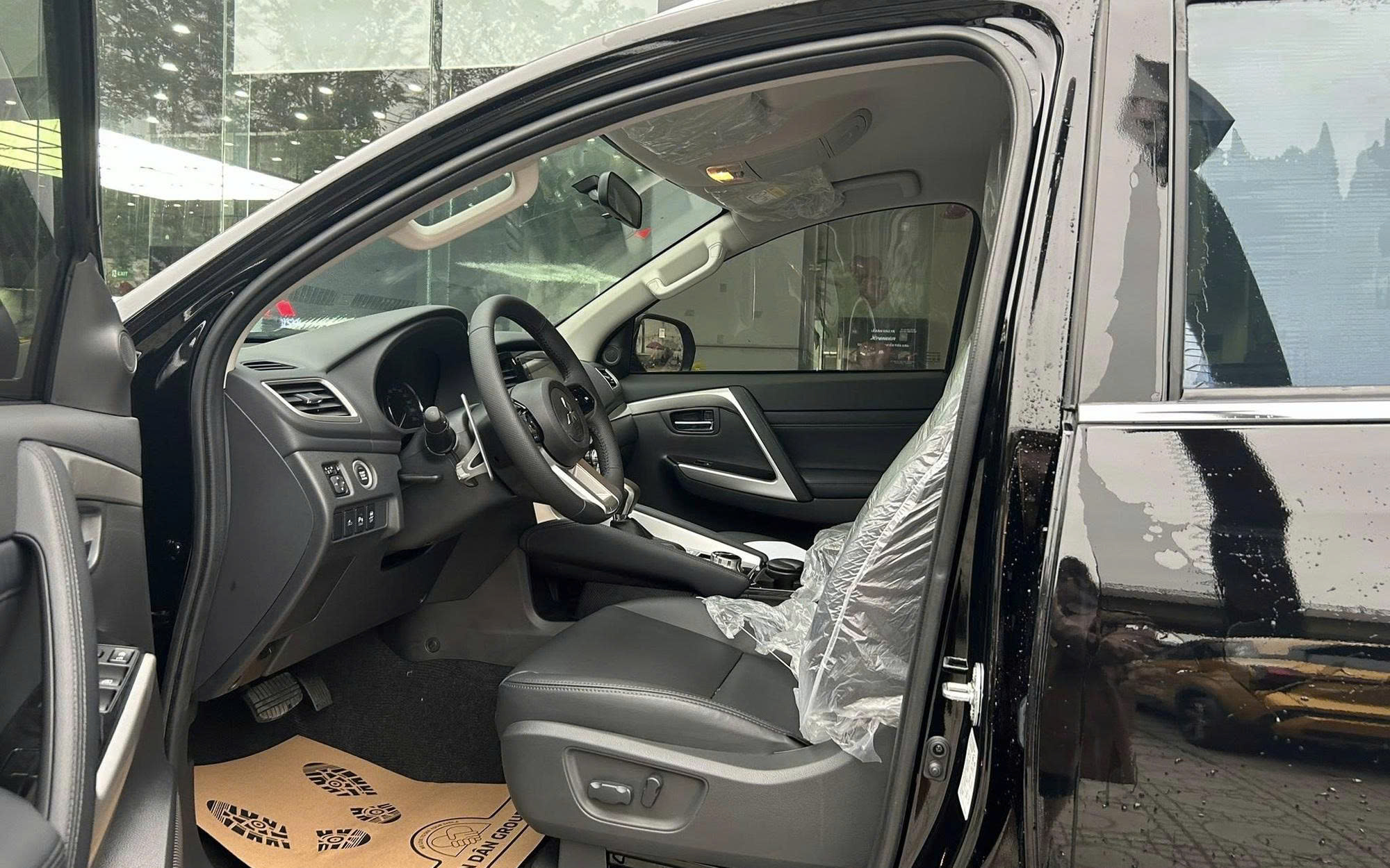 Mitsubishi Pajero Sport có xe bán trở lại sau 7 tháng ‘mất hút’ tại Việt Nam: Hãng chỉ còn bản máy xăng, khách mua phải có điều kiện- Ảnh 8.