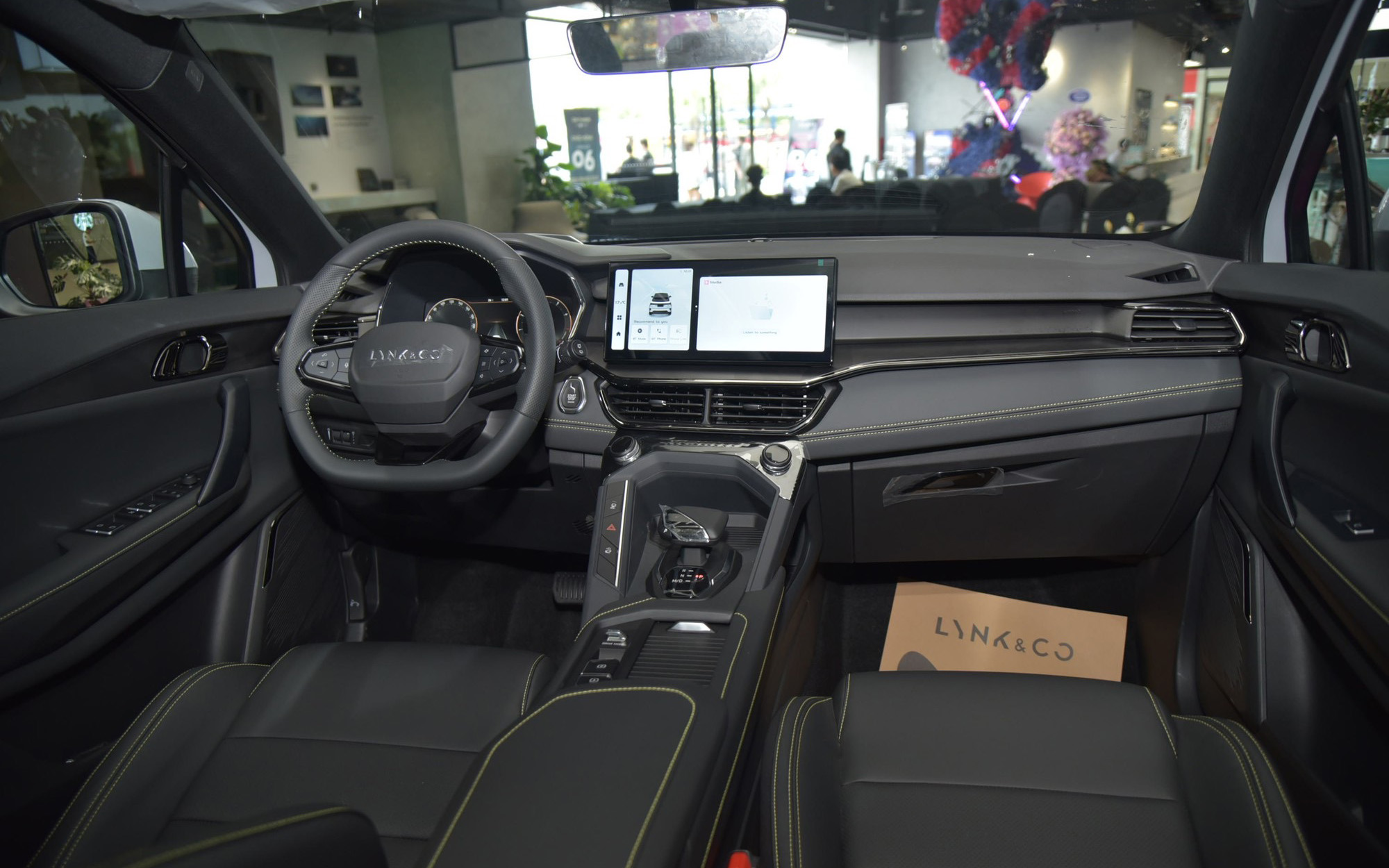 Cắt trang bị để thêm bản ‘giá rẻ’ - Chiến lược ‘câu khách’ mới của nhiều mẫu xe tại Việt Nam năm nay- Ảnh 12. Cắt trang bị để thêm bản ‘giá rẻ’ - Chiến lược ‘câu khách’ mới của nhiều mẫu xe tại Việt Nam năm nay- Ảnh 12.