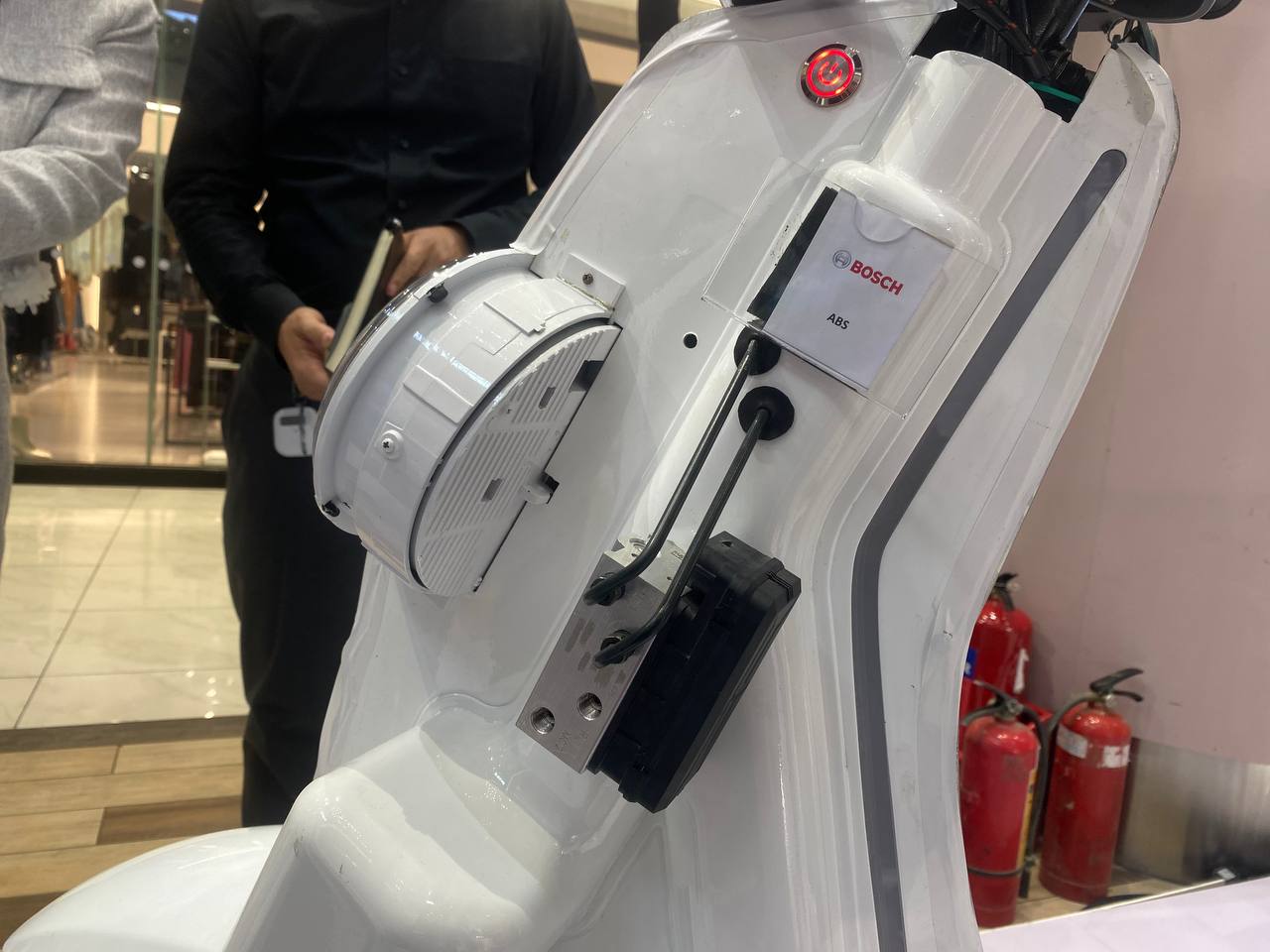 Xem test thực tế ABS trên Honda SH để thấy công nghệ này có thực sự ‘thần thánh’ hay không- Ảnh 3. Xem test thực tế ABS trên Honda SH để thấy công nghệ này có thực sự ‘thần thánh’ hay không- Ảnh 3.