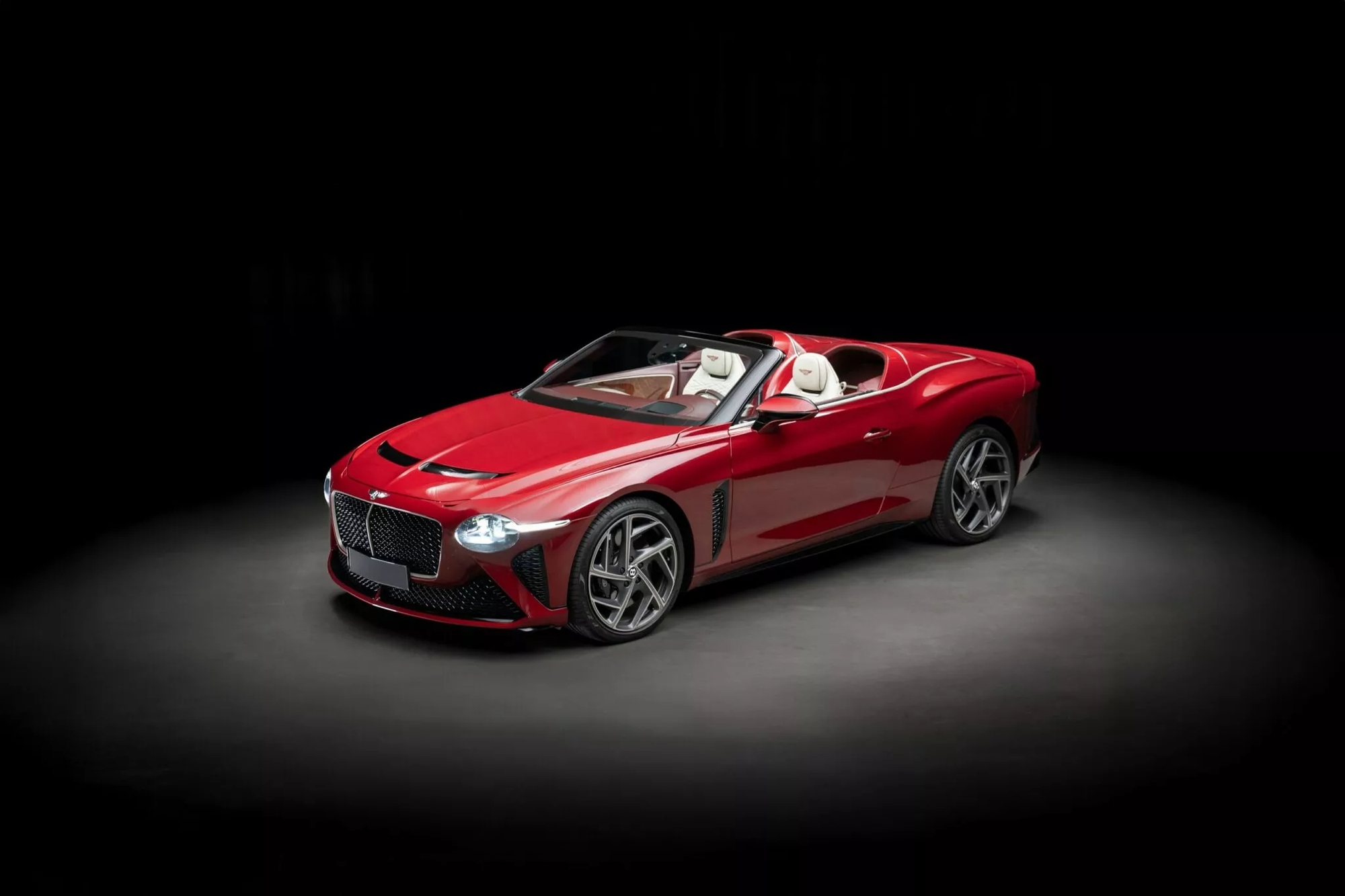 Chiếc Bentley cực hiếm này 'mất giá' gần 22 tỷ đồng sau 1.000km lăn bánh, chứng minh không phải cứ bản giới hạn là bán lãi- Ảnh 1. Chiếc Bentley cực hiếm này 'mất giá' gần 22 tỷ đồng sau 1.000km lăn bánh, chứng minh không phải cứ bản giới hạn là bán lãi- Ảnh 1.