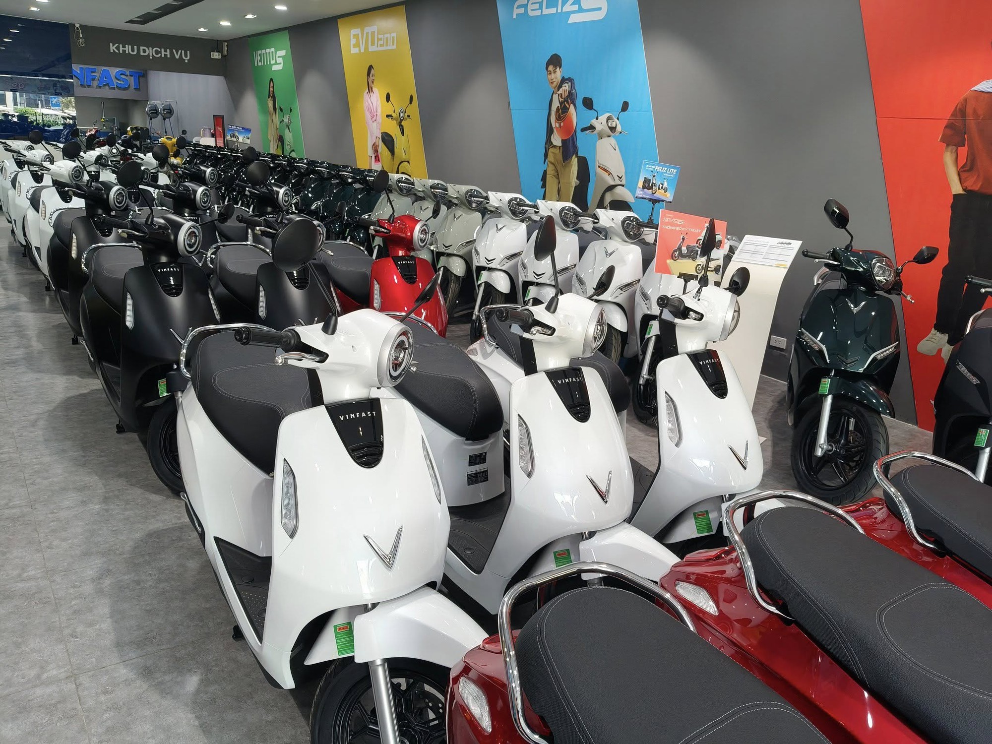 Xe m&aacute;y điện &ldquo;n&oacute;ng dần&rdquo; trước lộ tr&igrave;nh hạn chế xe xăng- Ảnh 1.