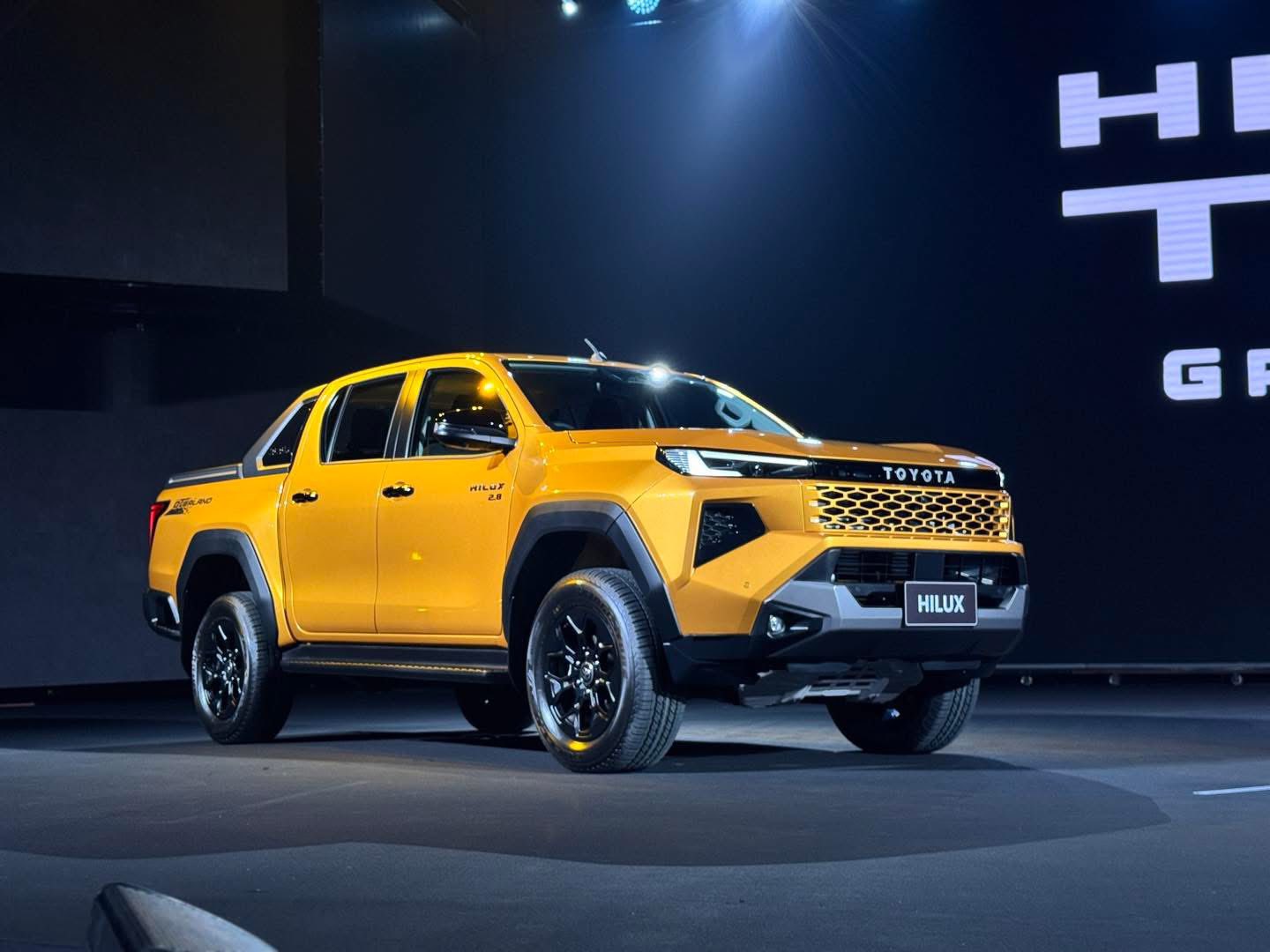 Toyota Hilux 2026 lần đầu được hé lộ chính thức tại Việt Nam: Ra mắt tháng sau với nhiều thay đổi lột xác, dễ có 3 bản đấu Ranger- Ảnh 3. Toyota Hilux 2026 lần đầu được hé lộ chính thức tại Việt Nam: Ra mắt tháng sau với nhiều thay đổi lột xác, dễ có 3 bản đấu Ranger- Ảnh 3.