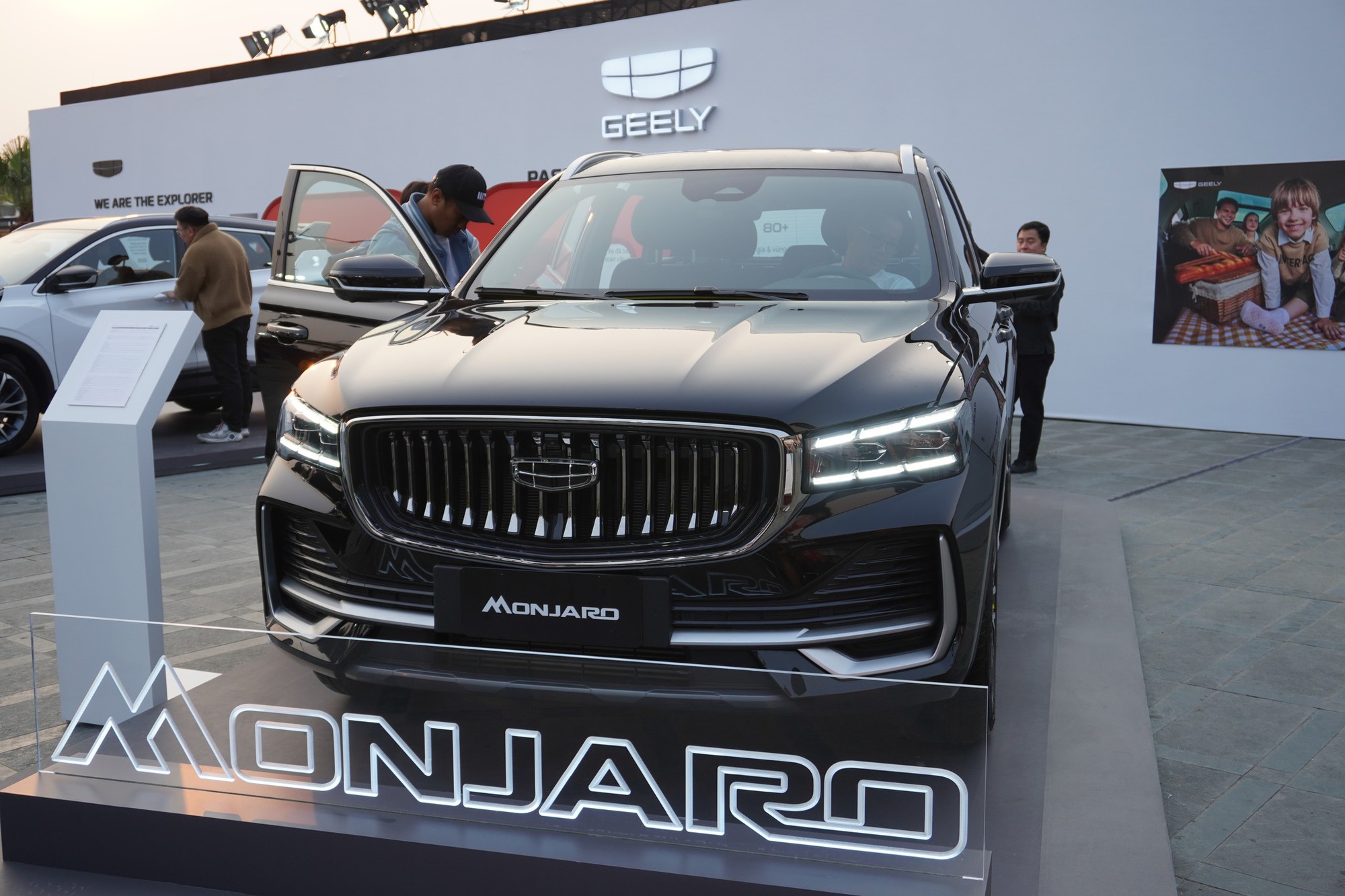 45 xe gầm cao ra mắt Việt Nam 2025: Gần nửa vẫn chạy xăng, dầu nhưng xe điện, hybrid có nhiều cái tên hot- Ảnh 42. 45 xe gầm cao ra mắt Việt Nam 2025: Gần nửa vẫn chạy xăng, dầu nhưng xe điện, hybrid có nhiều cái tên hot- Ảnh 42.