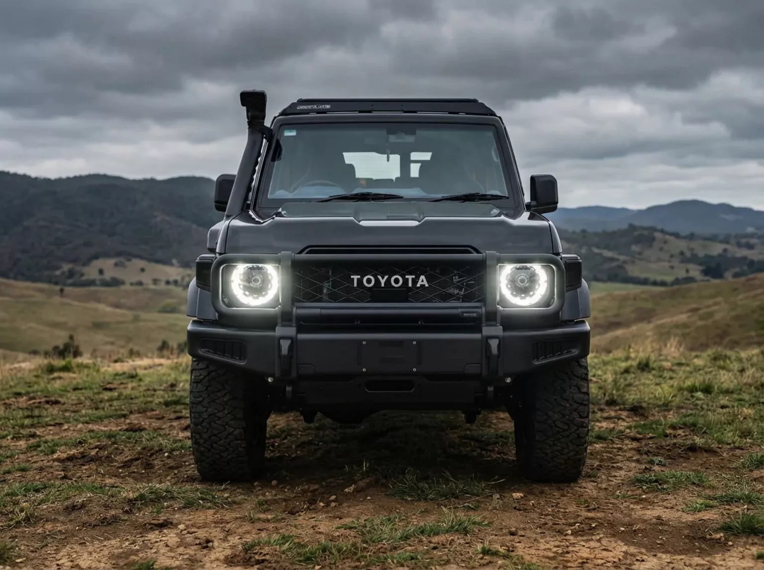 Bản Toyota Land Cruiser này dành cho ai thích dáng hoài cổ nhưng vẫn đủ công nghệ hiện đại: Giá quy đổi hơn 3,8 tỷ đồng, nhiều đồ chơi off-road- Ảnh 1. Bản Toyota Land Cruiser này dành cho ai thích dáng hoài cổ nhưng vẫn đủ công nghệ hiện đại: Giá quy đổi hơn 3,8 tỷ đồng, nhiều đồ chơi off-road- Ảnh 1.