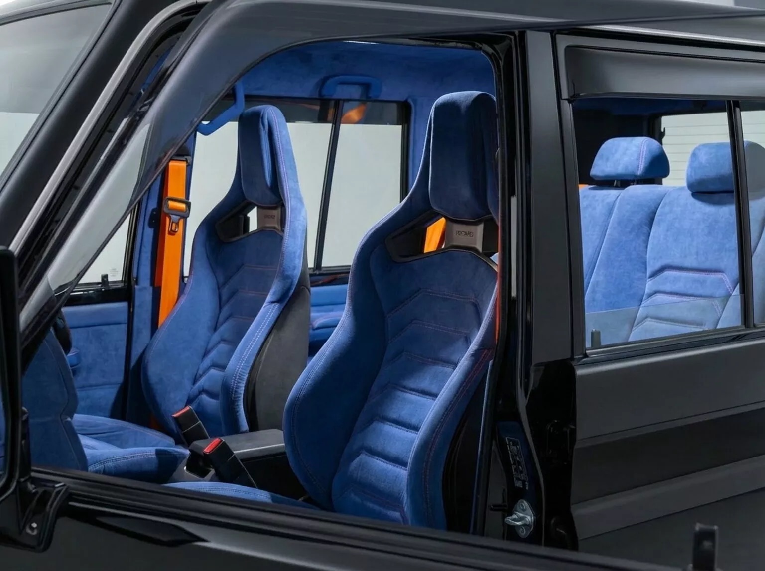 Bản Toyota Land Cruiser này dành cho ai thích dáng hoài cổ nhưng vẫn đủ công nghệ hiện đại: Giá quy đổi hơn 3,8 tỷ đồng, nhiều đồ chơi off-road- Ảnh 22. Bản Toyota Land Cruiser này dành cho ai thích dáng hoài cổ nhưng vẫn đủ công nghệ hiện đại: Giá quy đổi hơn 3,8 tỷ đồng, nhiều đồ chơi off-road- Ảnh 22.