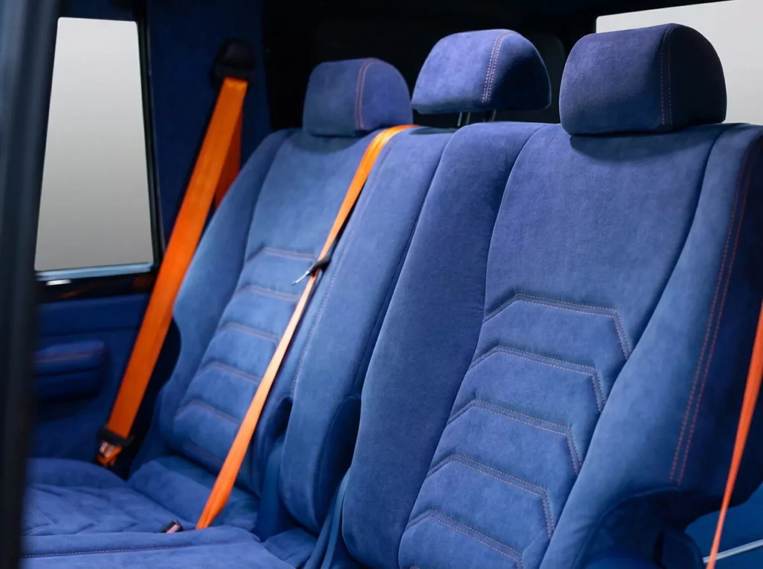 Bản Toyota Land Cruiser này dành cho ai thích dáng hoài cổ nhưng vẫn đủ công nghệ hiện đại: Giá quy đổi hơn 3,8 tỷ đồng, nhiều đồ chơi off-road- Ảnh 23. Bản Toyota Land Cruiser này dành cho ai thích dáng hoài cổ nhưng vẫn đủ công nghệ hiện đại: Giá quy đổi hơn 3,8 tỷ đồng, nhiều đồ chơi off-road- Ảnh 23.