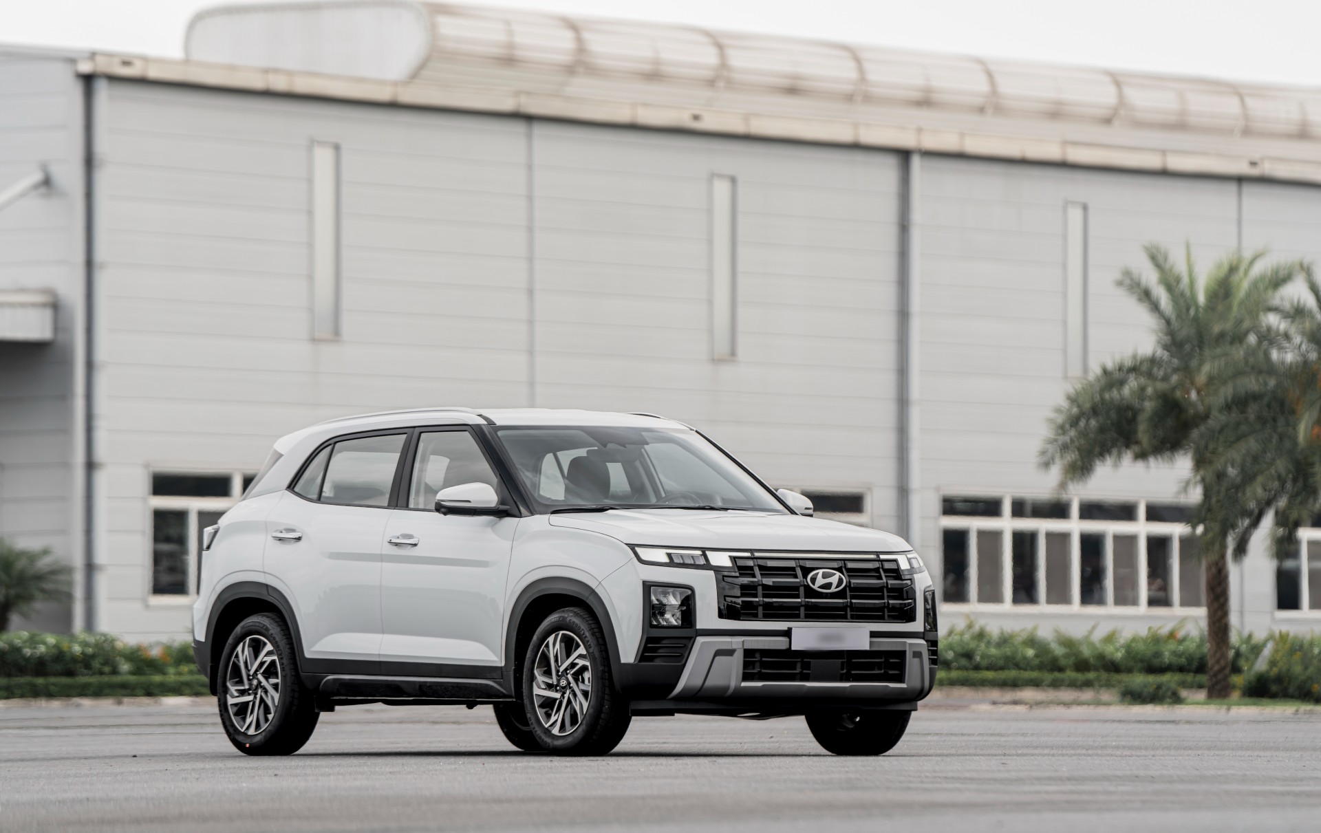 Bán hơn 1.200 xe/tháng, Hyundai Creta bám sát Tucson, rộng cửa trở thành “mũi nhọn” doanh số của Hyundai năm 2025- Ảnh 1. Bán hơn 1.200 xe/tháng, Hyundai Creta bám sát Tucson, rộng cửa trở thành “mũi nhọn” doanh số của Hyundai năm 2025- Ảnh 1.