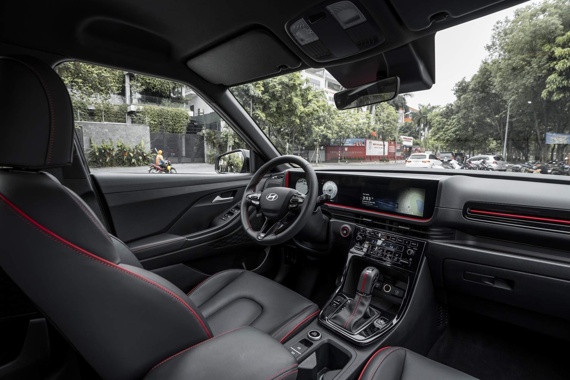 Bán hơn 1.200 xe/tháng, Hyundai Creta bám sát Tucson, rộng cửa trở thành “mũi nhọn” doanh số của Hyundai năm 2025- Ảnh 3. Bán hơn 1.200 xe/tháng, Hyundai Creta bám sát Tucson, rộng cửa trở thành “mũi nhọn” doanh số của Hyundai năm 2025- Ảnh 3.