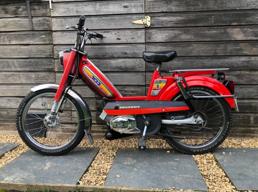 Huyền thoại Peugeot 103 t&aacute;i xuất: Xe m&aacute;y điện ho&agrave;i cổ cho đ&ocirc; thị hiện đại- Ảnh 1.