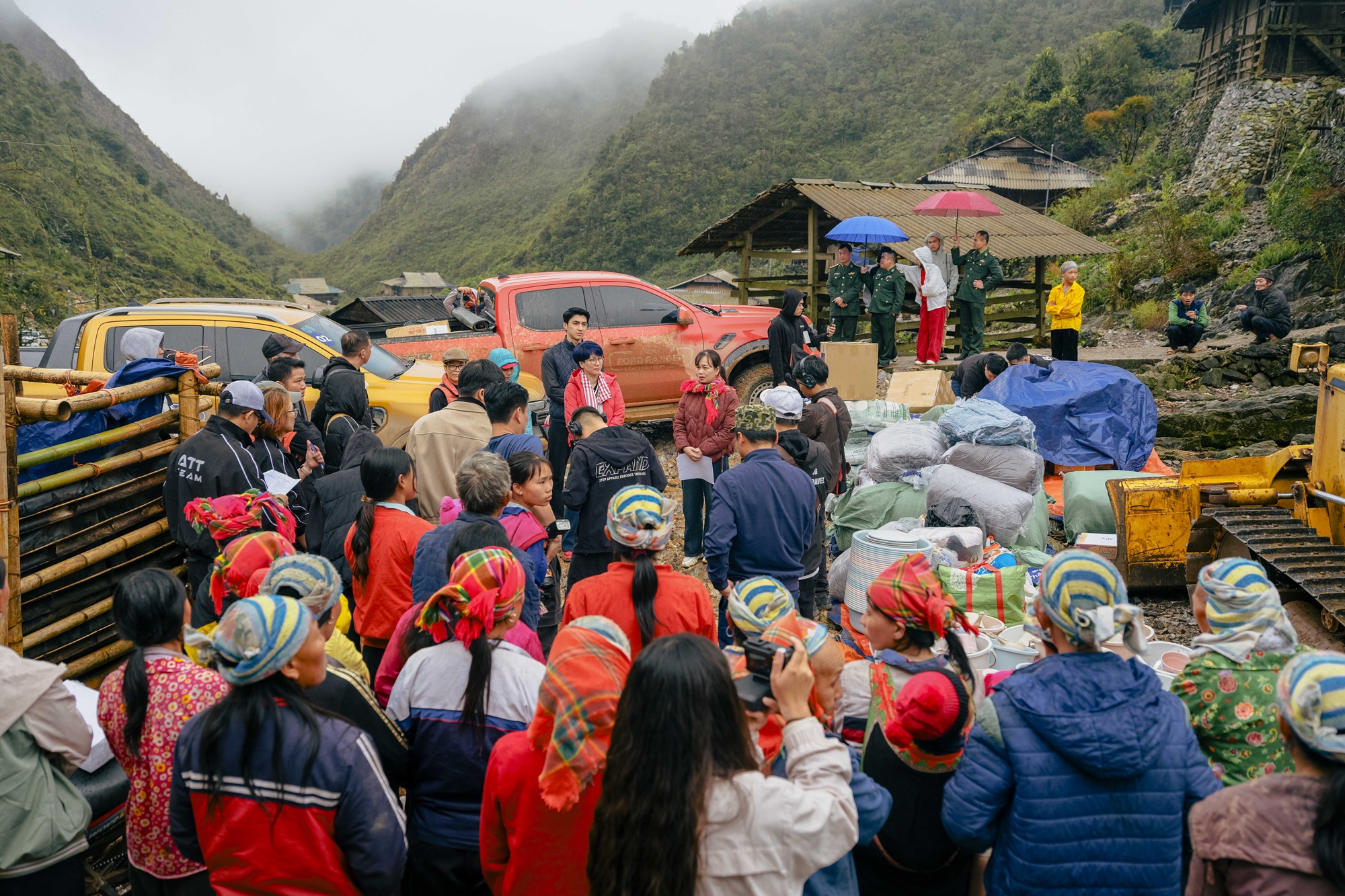 Ford Ranger vượt địa hình ‘không cho phép sự chủ quan’, tới Cao Bằng hỗ trợ người dân gặp khó khăn- Ảnh 19. Ford Ranger vượt địa hình ‘không cho phép sự chủ quan’, tới Cao Bằng hỗ trợ người dân gặp khó khăn- Ảnh 19.
