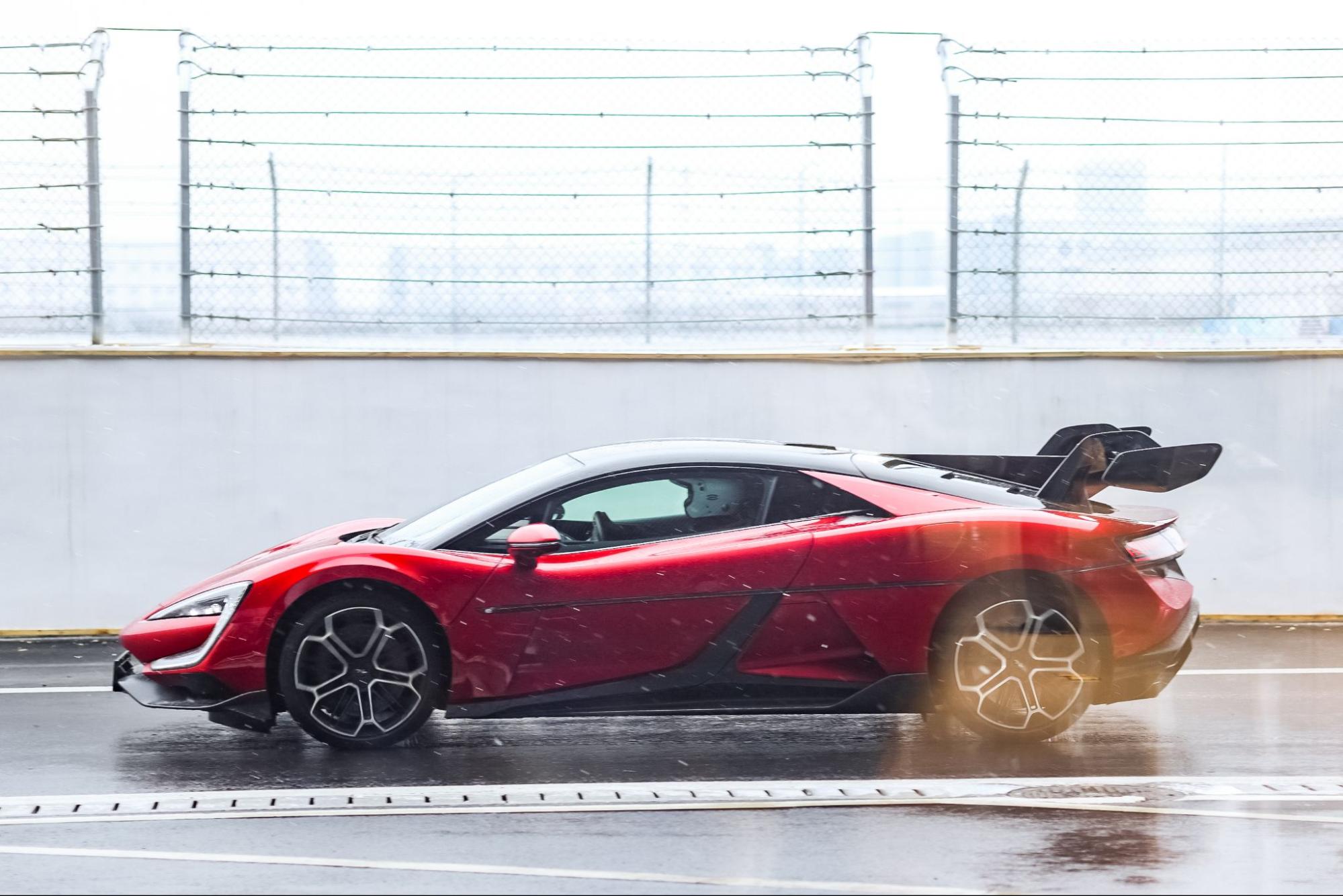 Tôi sang Trung Quốc trải nghiệm đường đua khổng lồ phủ trong tuyết dày của BYD: Leo dốc cát, bơi trong nước, nghiêng 30 độ đều trong ‘1 nốt nhạc’- Ảnh 15.