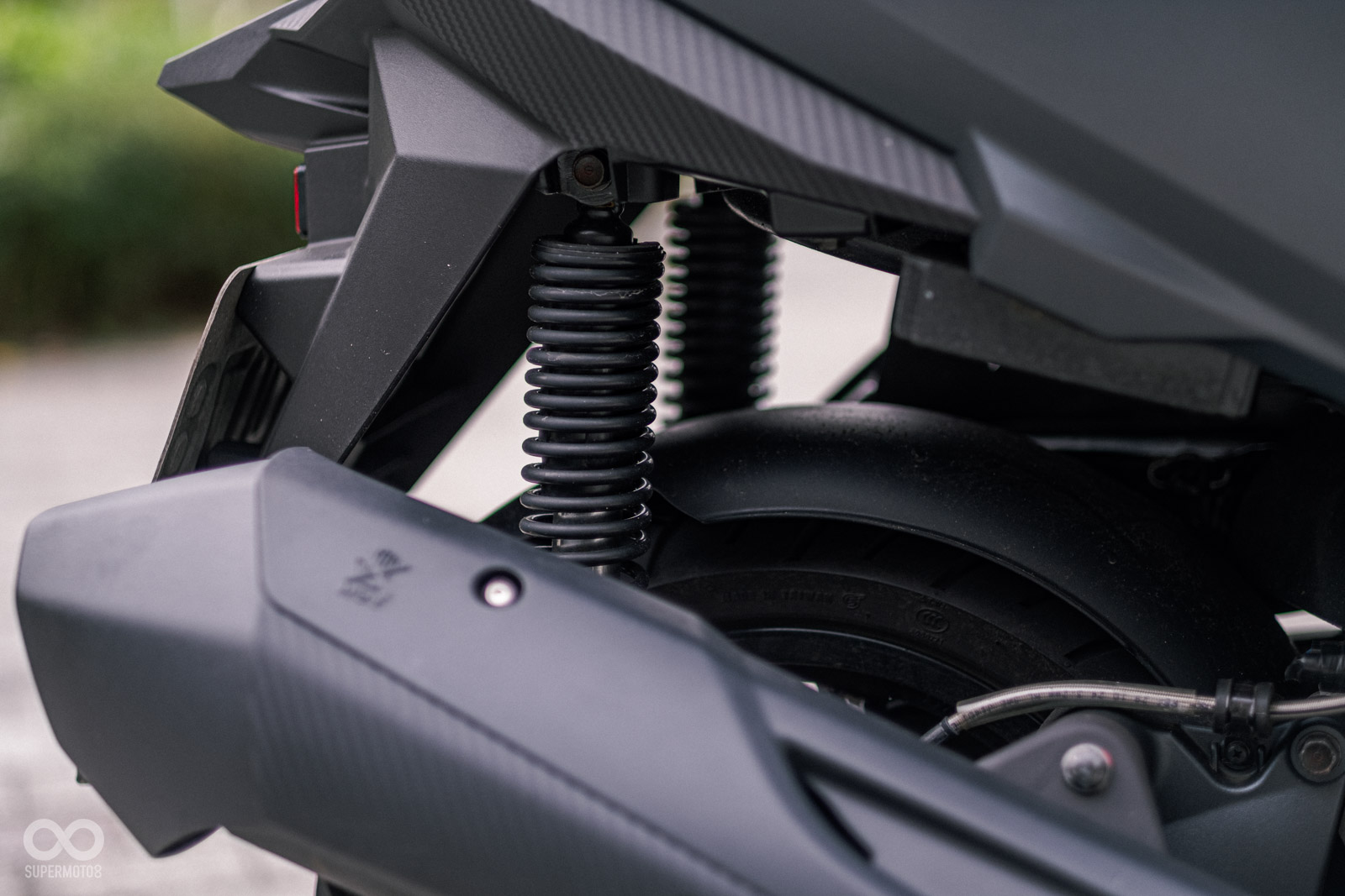 SYM bất ngờ ra mắt mẫu xe tay ga sở hữu nhiều trang bị 'ăn đứt' Honda SH!- Ảnh 10. SYM bất ngờ ra mắt mẫu xe tay ga sở hữu nhiều trang bị 'ăn đứt' Honda SH!- Ảnh 10.