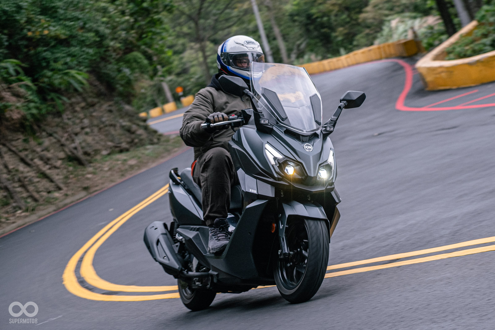 SYM bất ngờ ra mắt mẫu xe tay ga sở hữu nhiều trang bị 'ăn đứt' Honda SH!- Ảnh 12. SYM bất ngờ ra mắt mẫu xe tay ga sở hữu nhiều trang bị 'ăn đứt' Honda SH!- Ảnh 12.